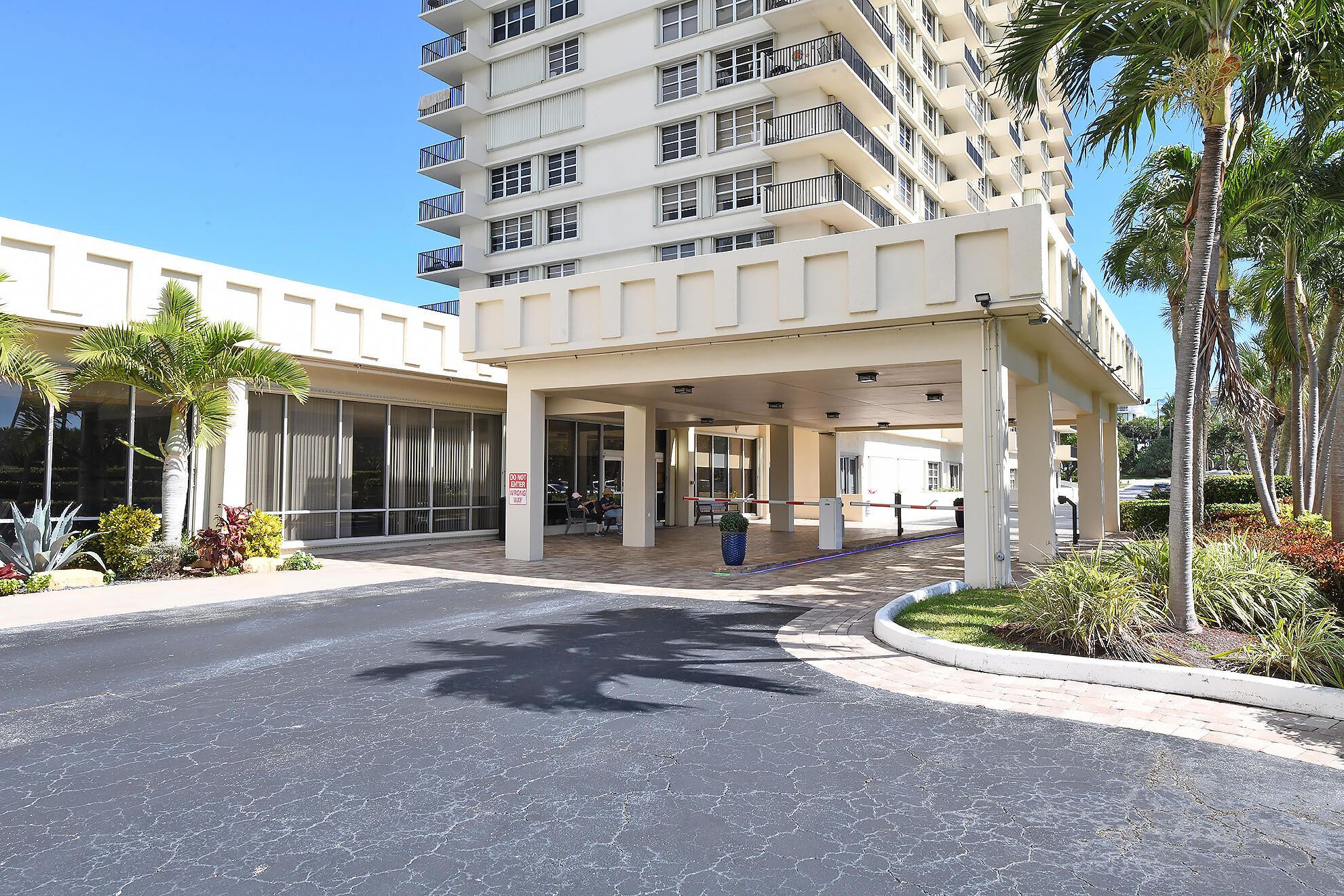 Properties 2121 N Ocean Boulevard