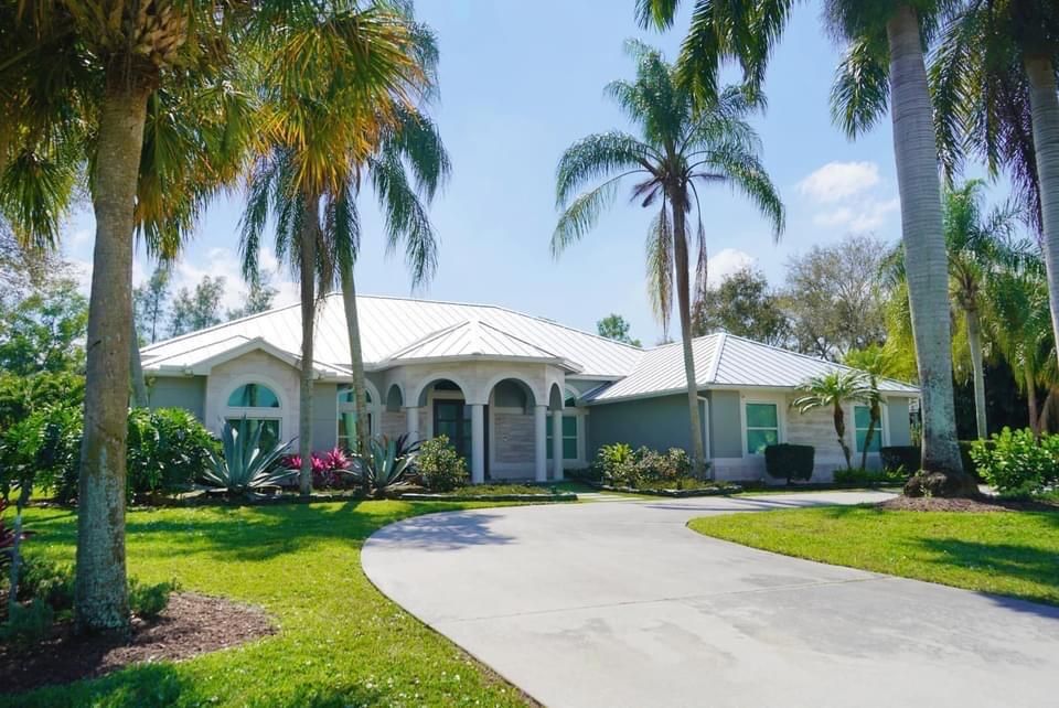 8790 Wendy S Lane