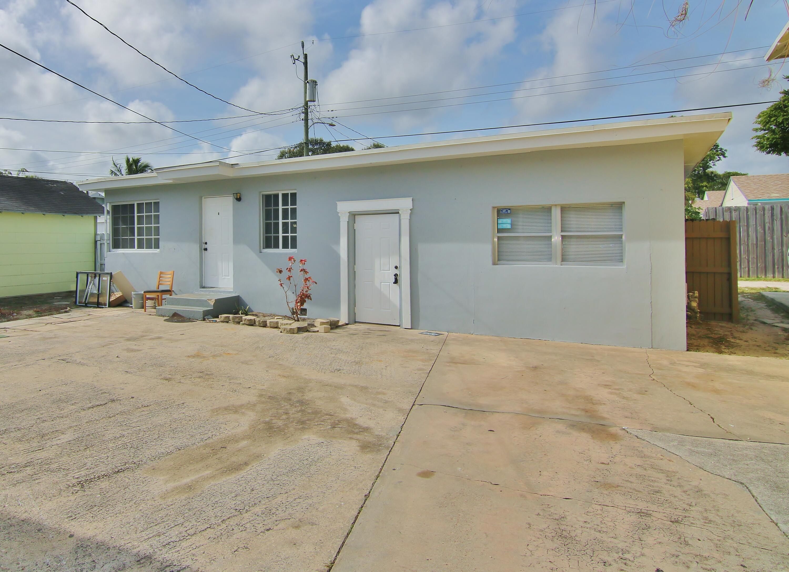 Properties 215 S Federal Highway