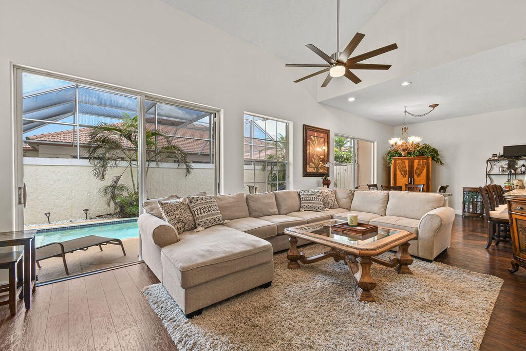 Properties 33 Monterey Pointe Drive