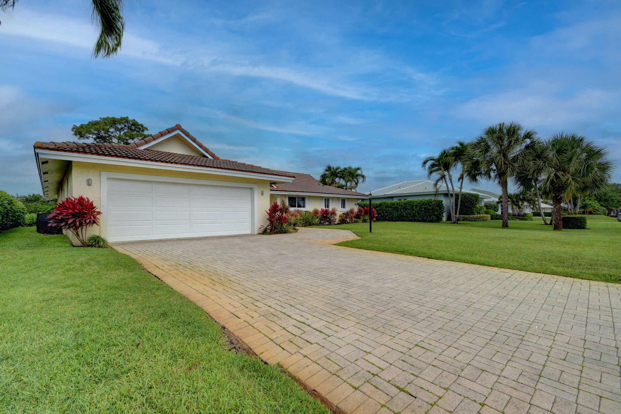 Properties 11783 N Lake Drive