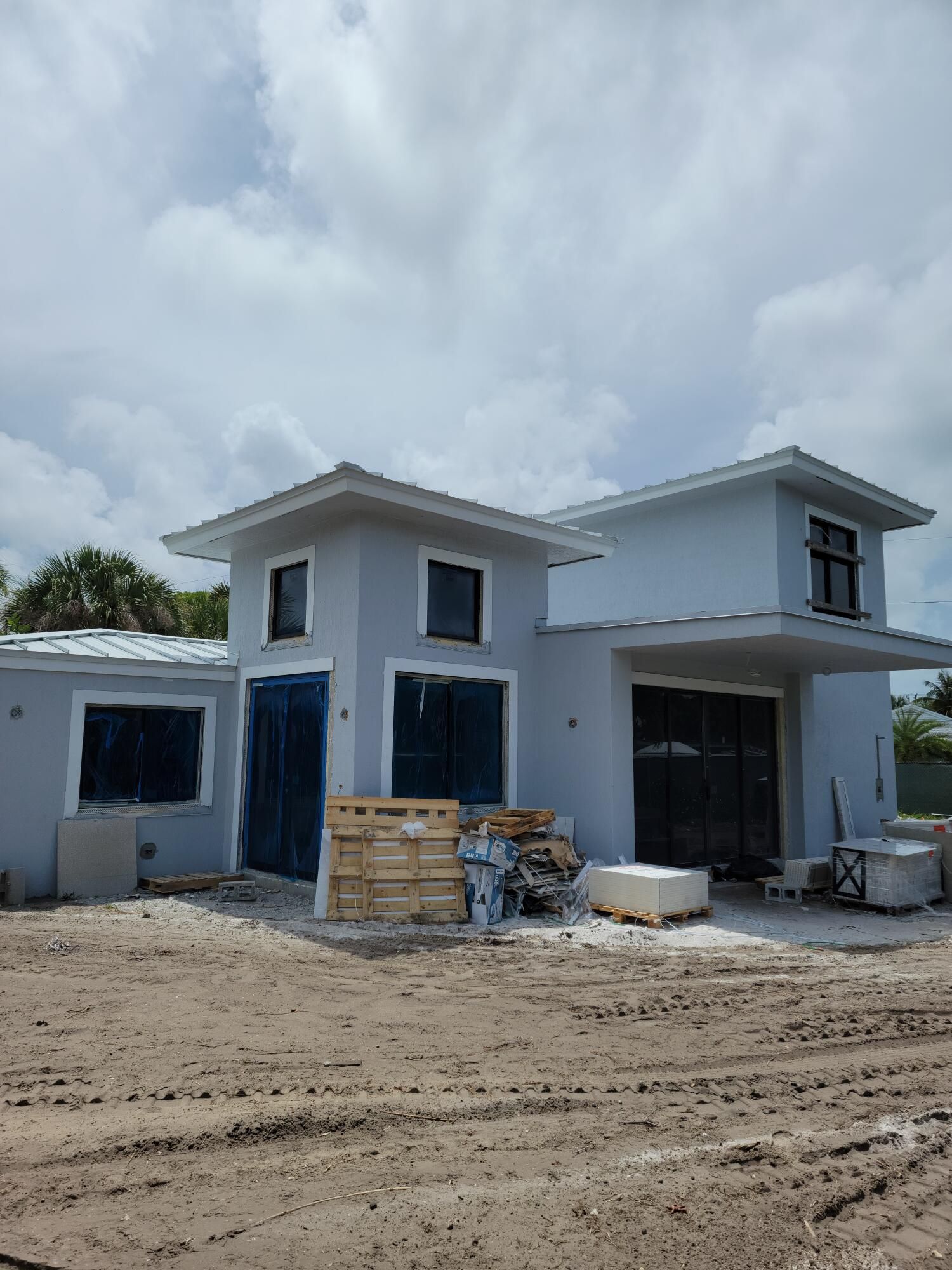 Properties 118 S Swinton Circle