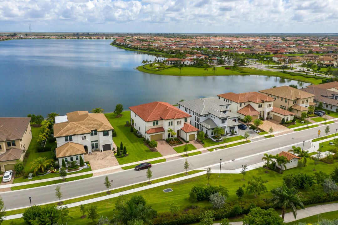 12375 S Parkland Bay Trail
