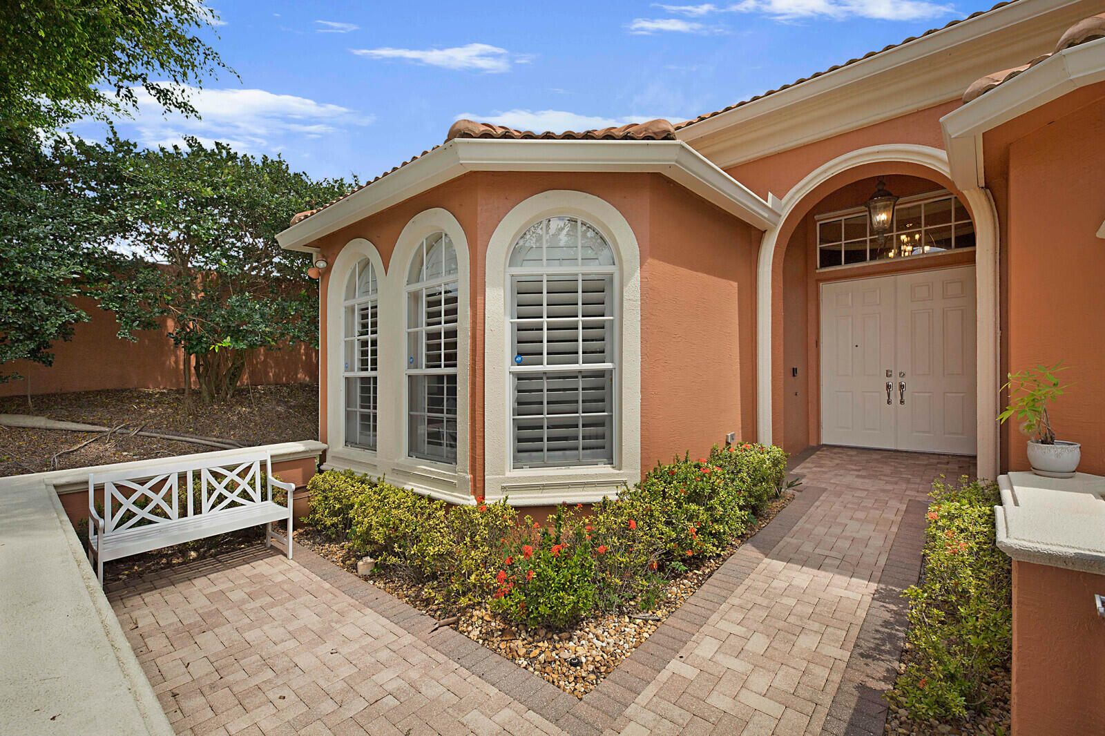 Properties 9949 Via Elegante