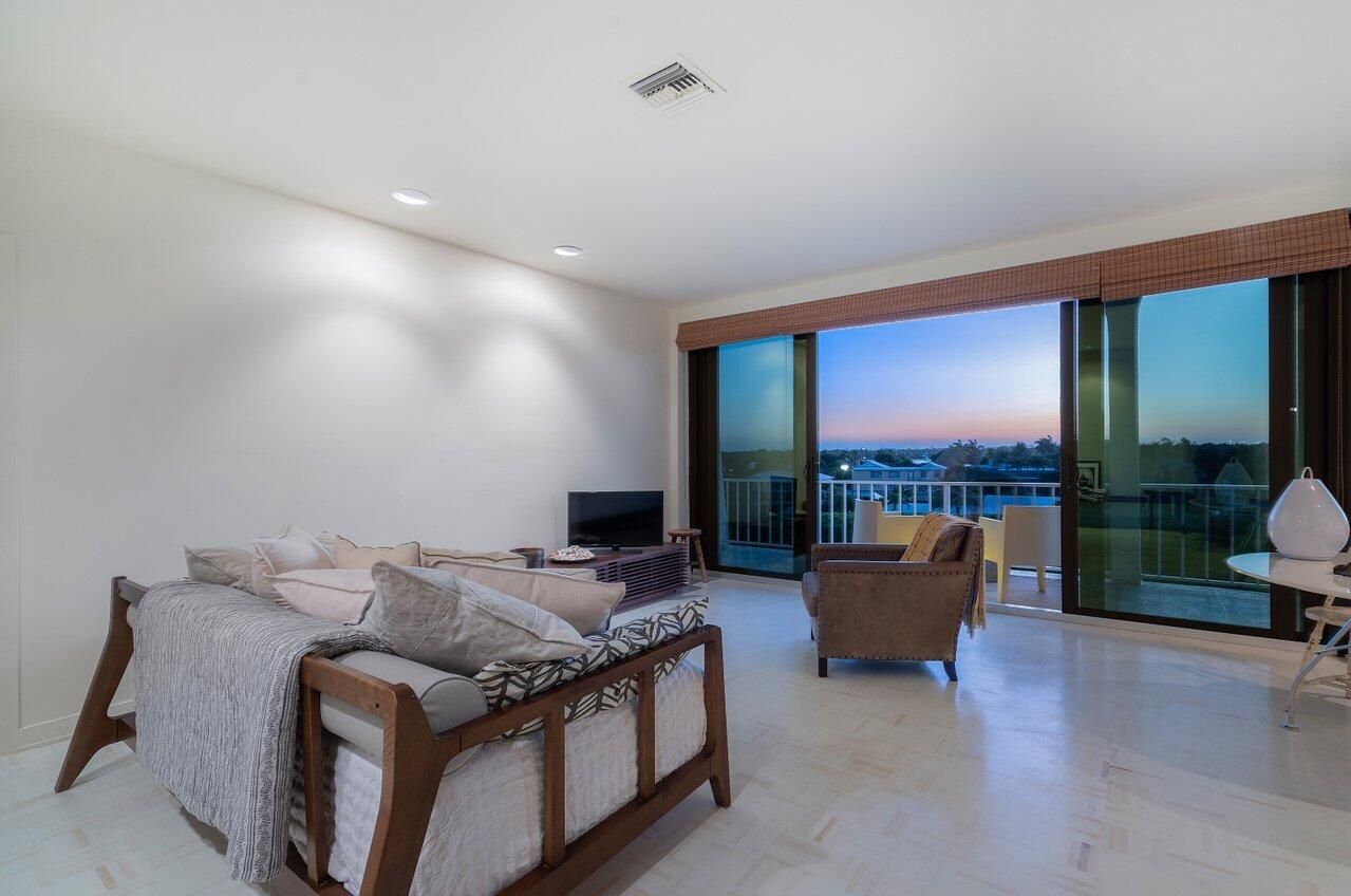 2275 S Ocean Boulevard