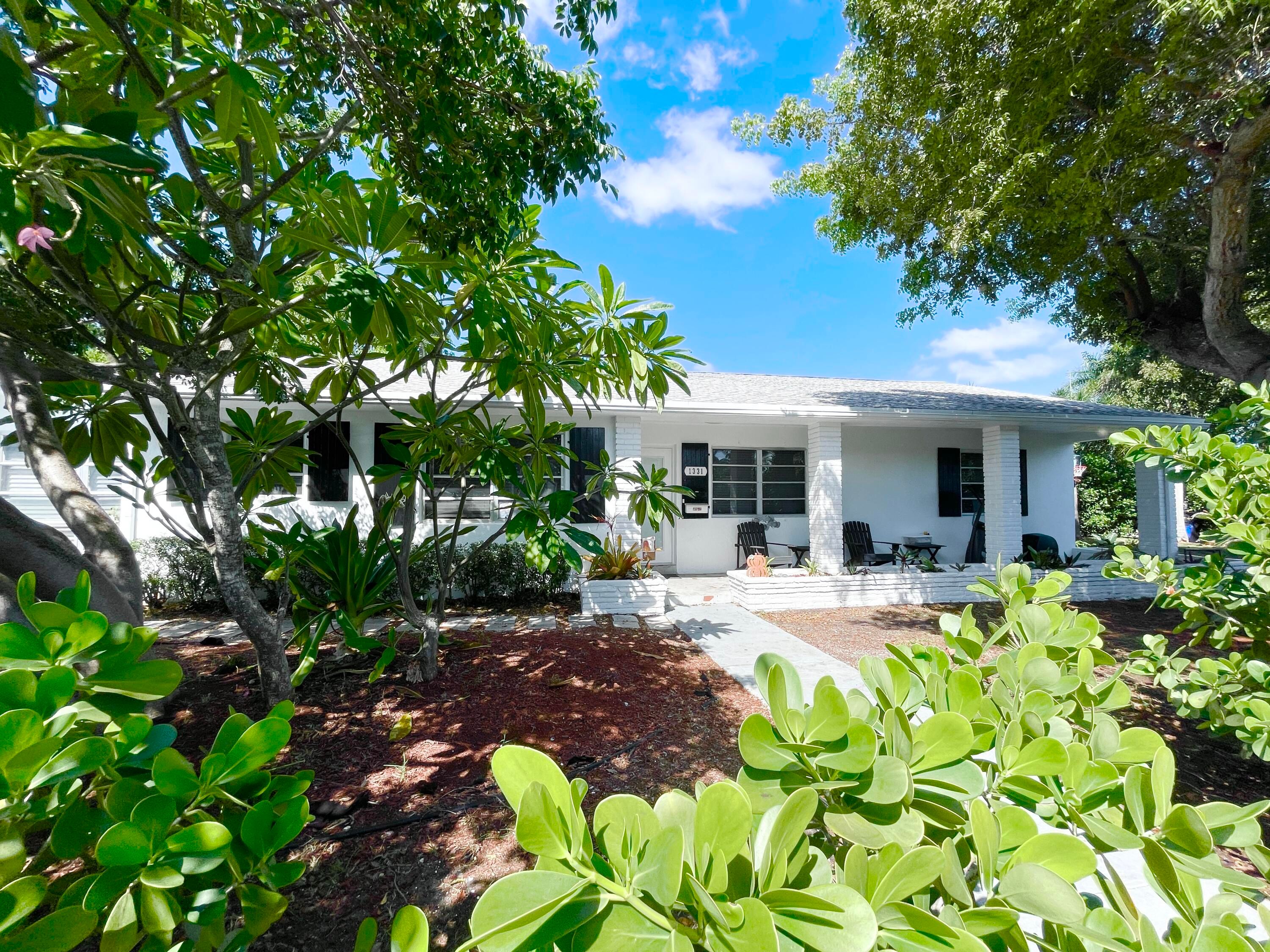 1331 S Palmway