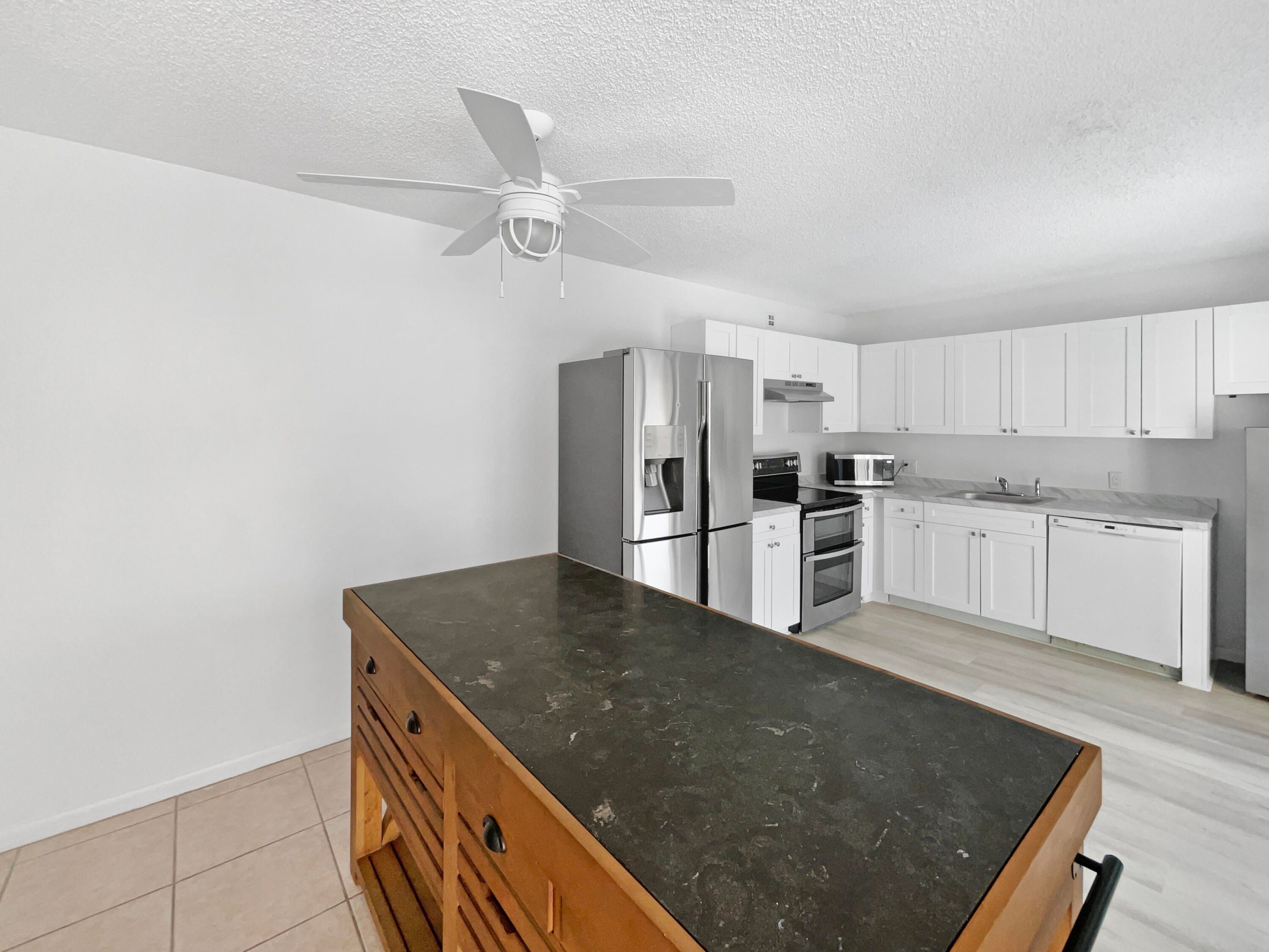 5911 SE Riverboat Drive