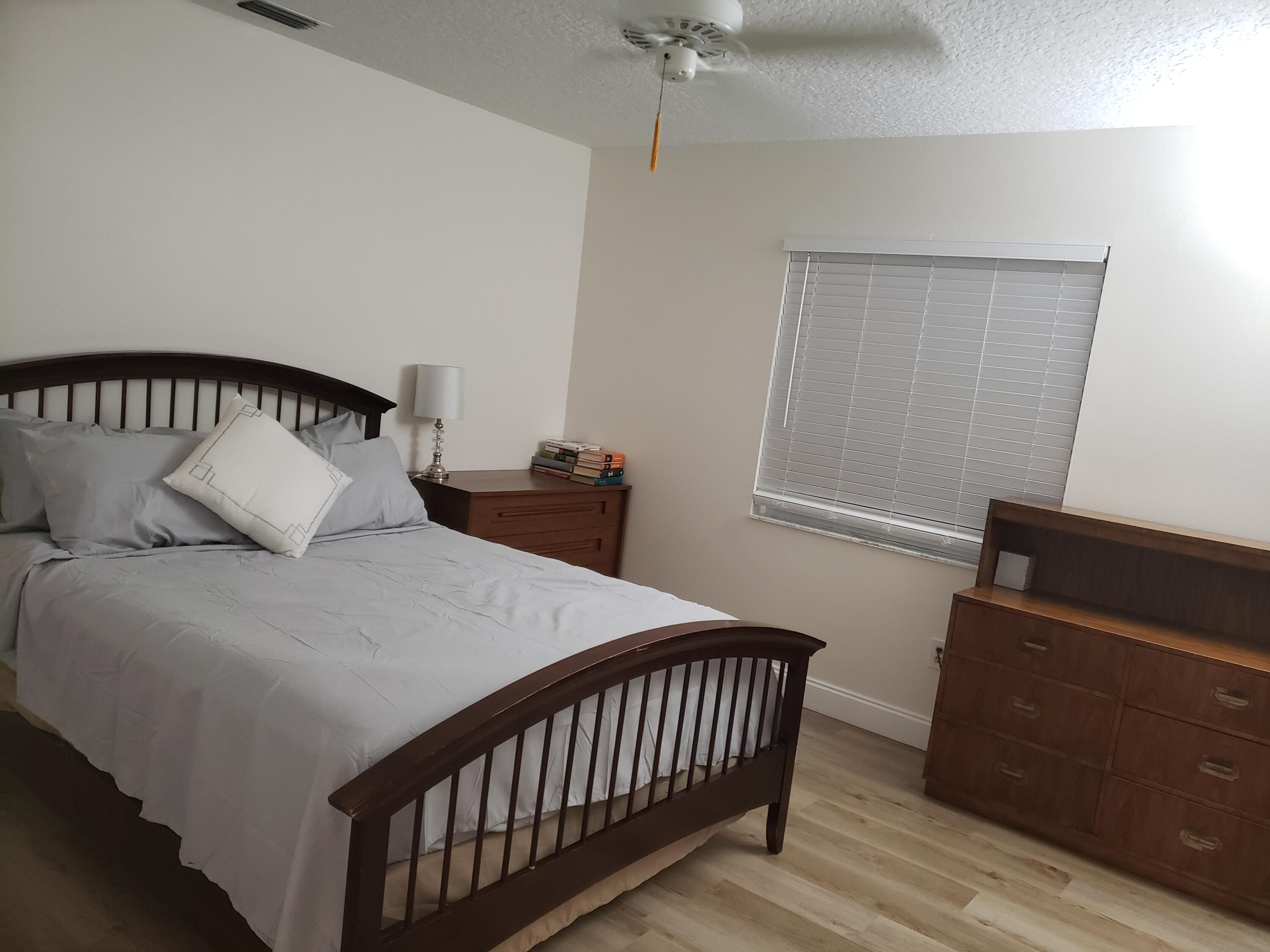 Properties 1655 Farmington Circle