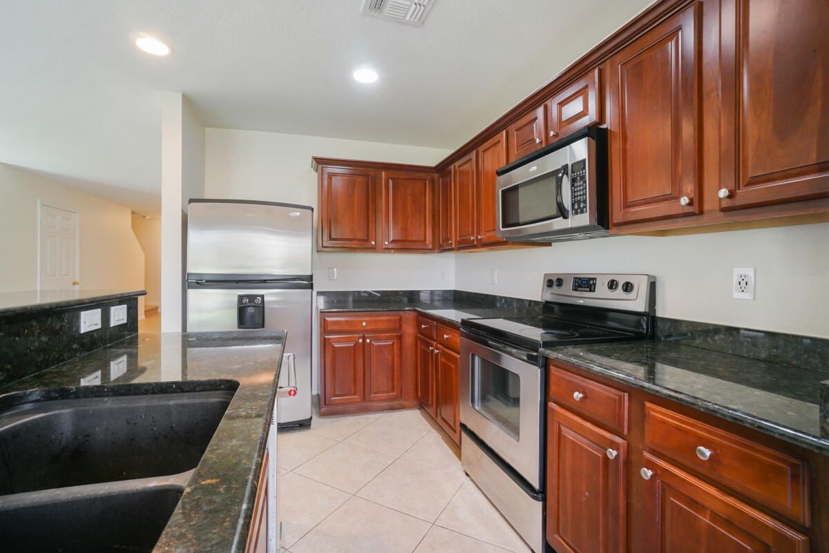 2211 SW Rockport Road