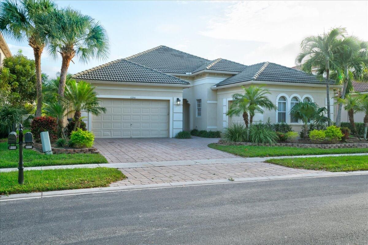Properties 1256 Beacon Circle