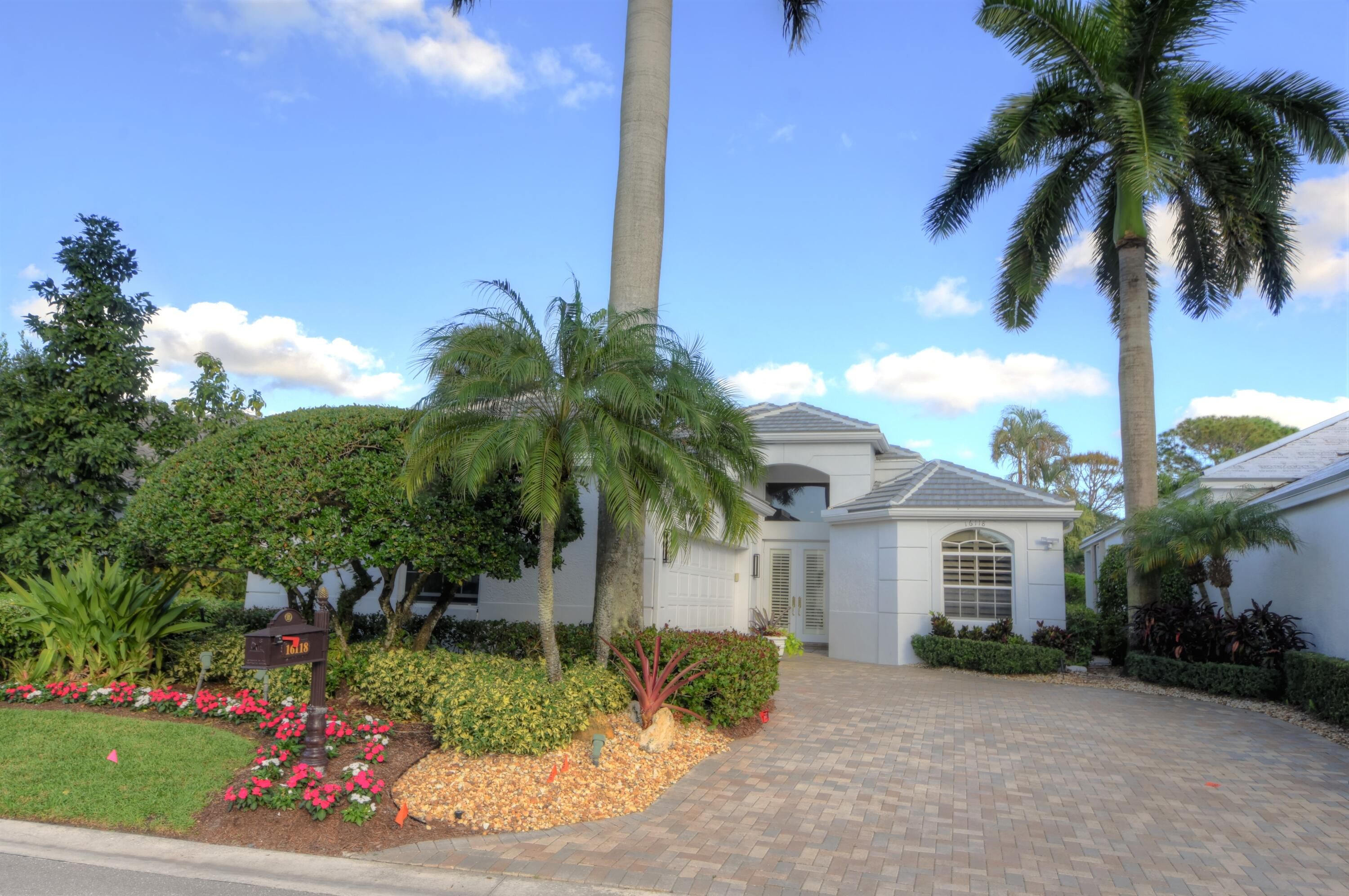 16118 Villa Vizcaya Place