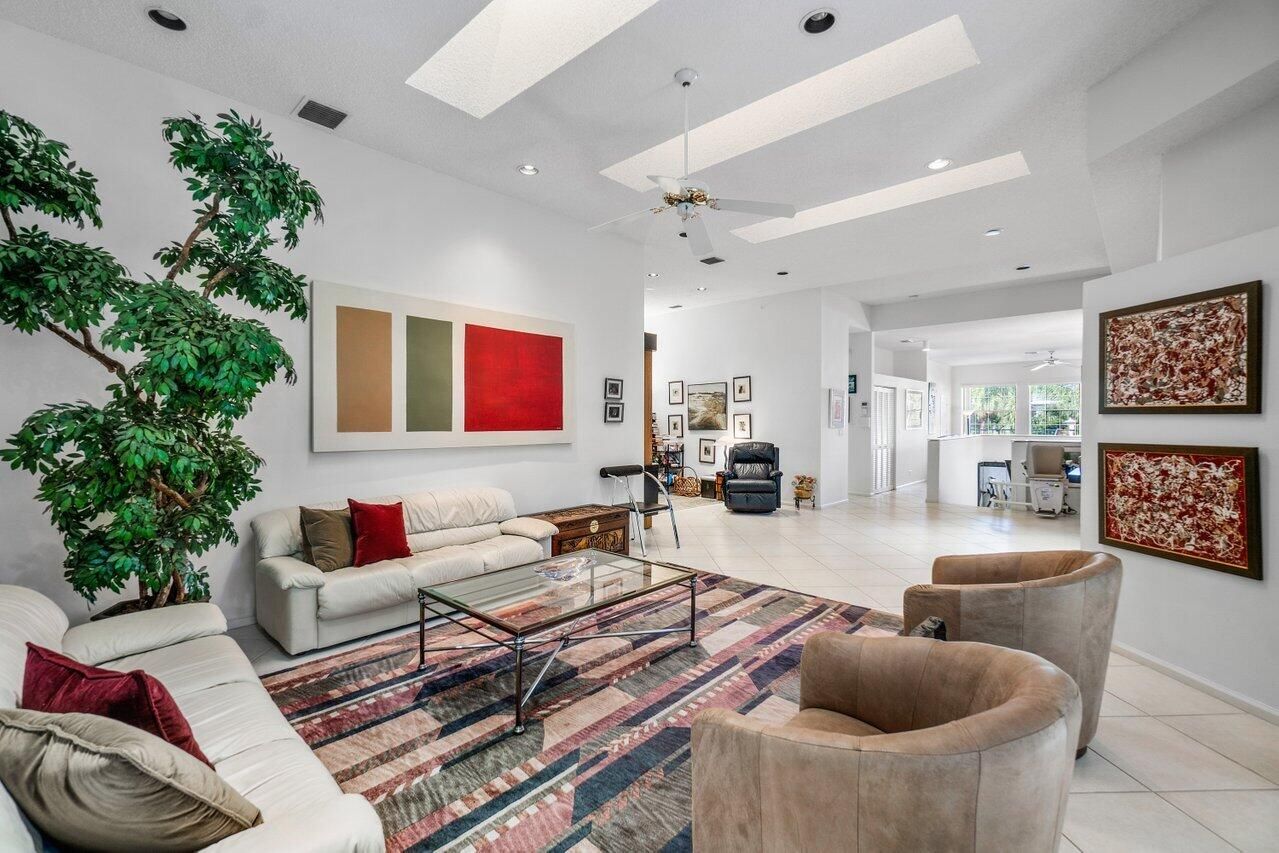 5101 Lake Catalina Drive