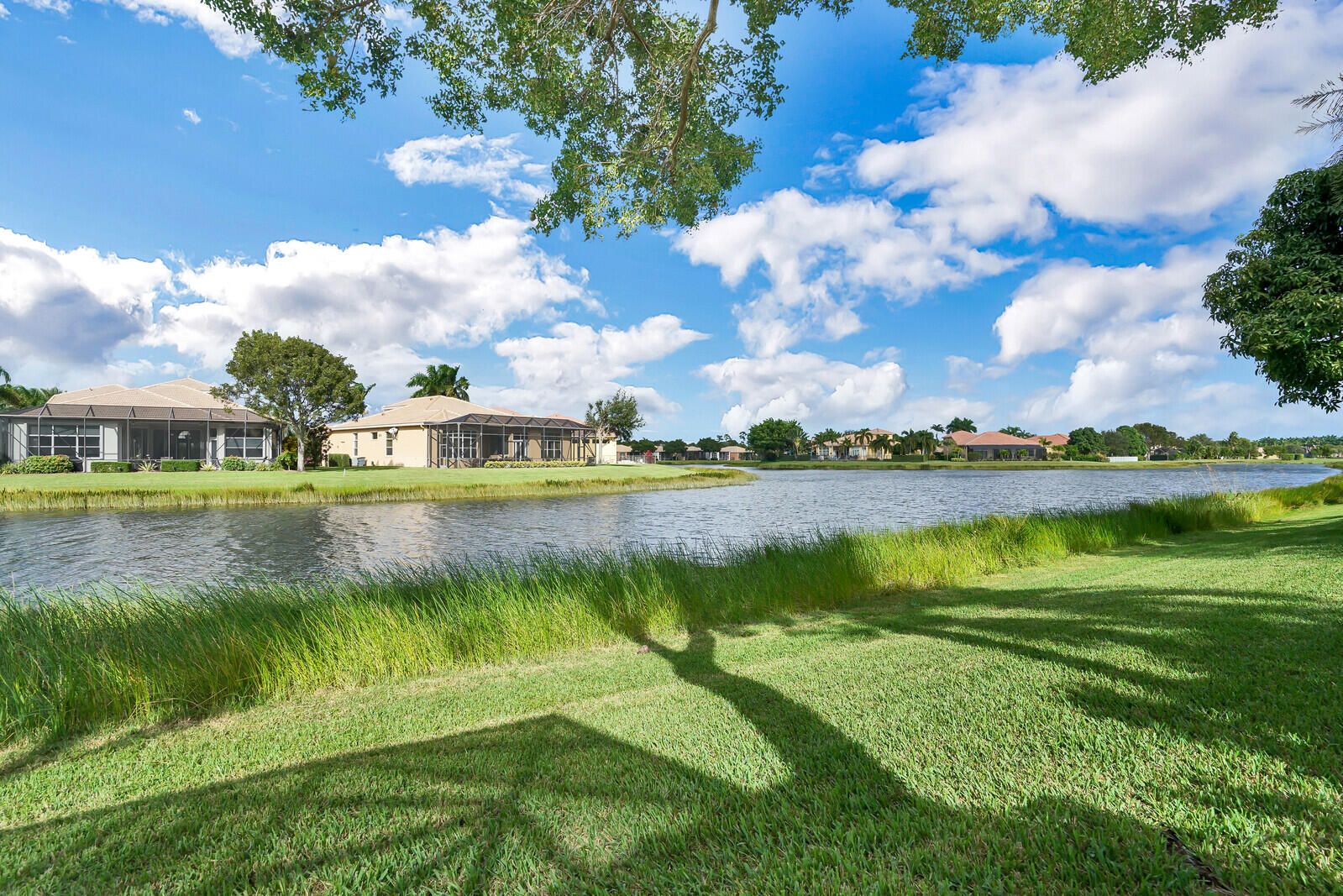 Properties 9581 Via Grande W