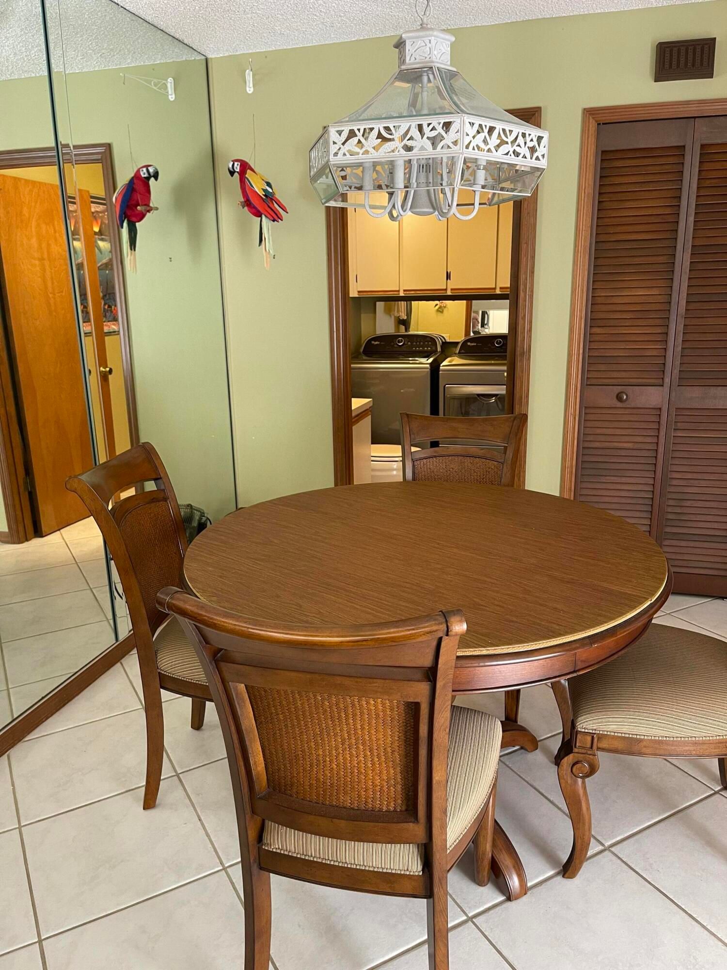 2101 SE Round Table Drive