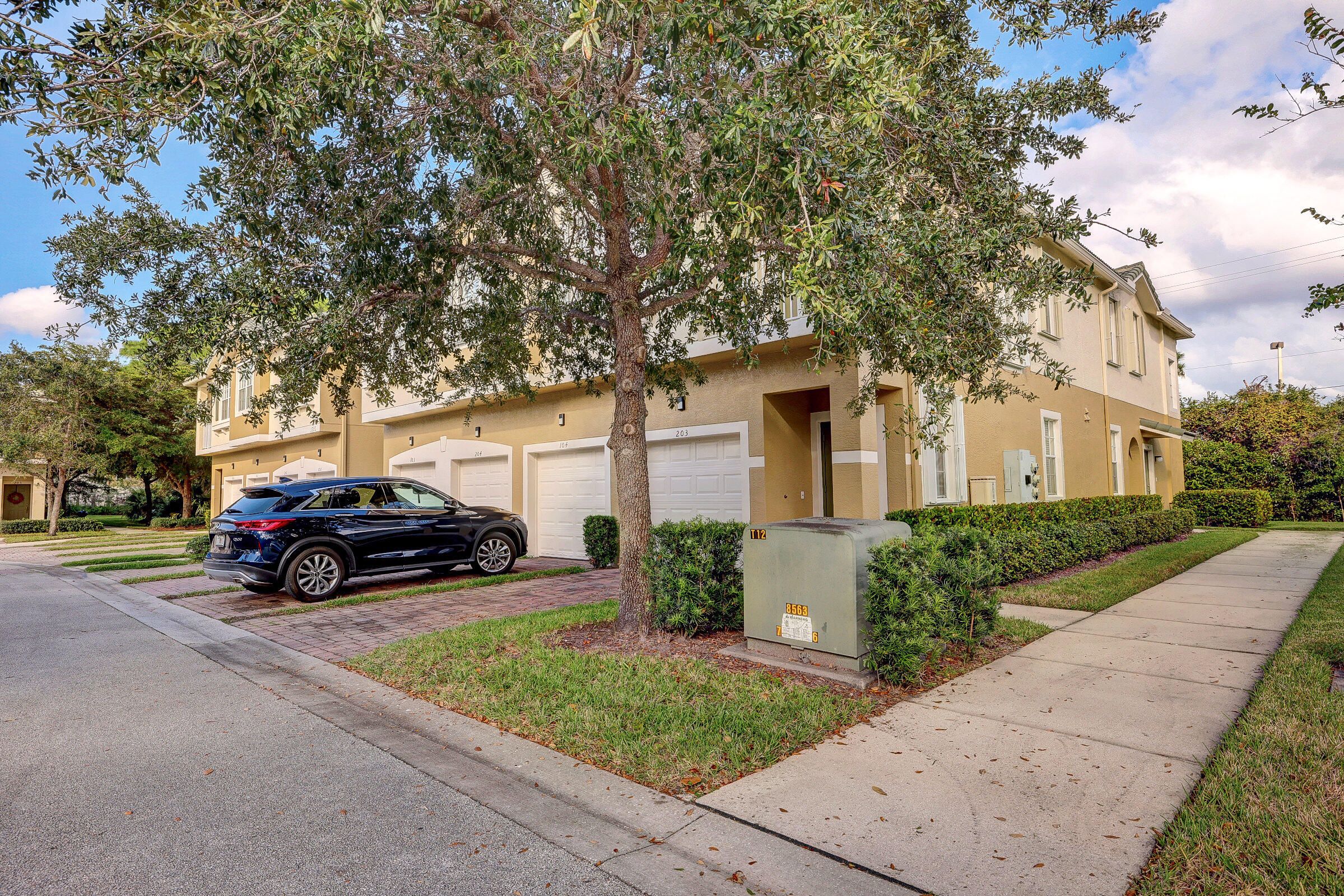 1580 SE Sheffield Terrace