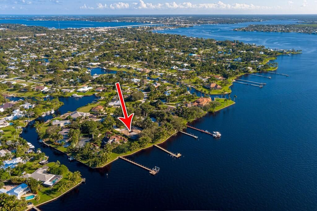 1870 NW River Trail