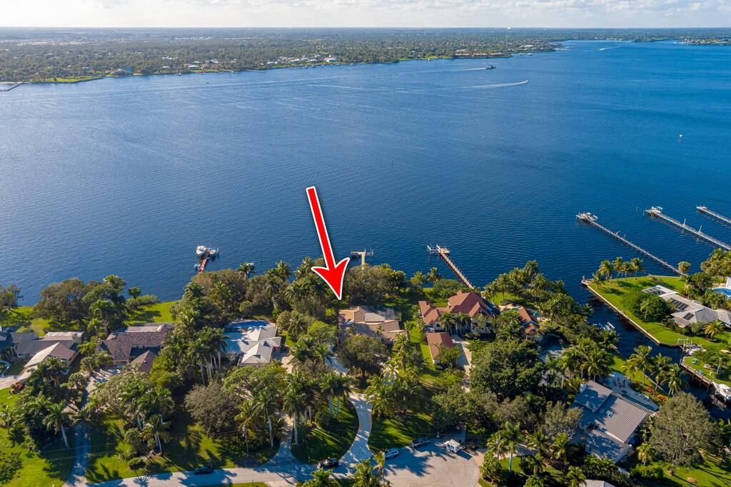 1870 NW River Trail