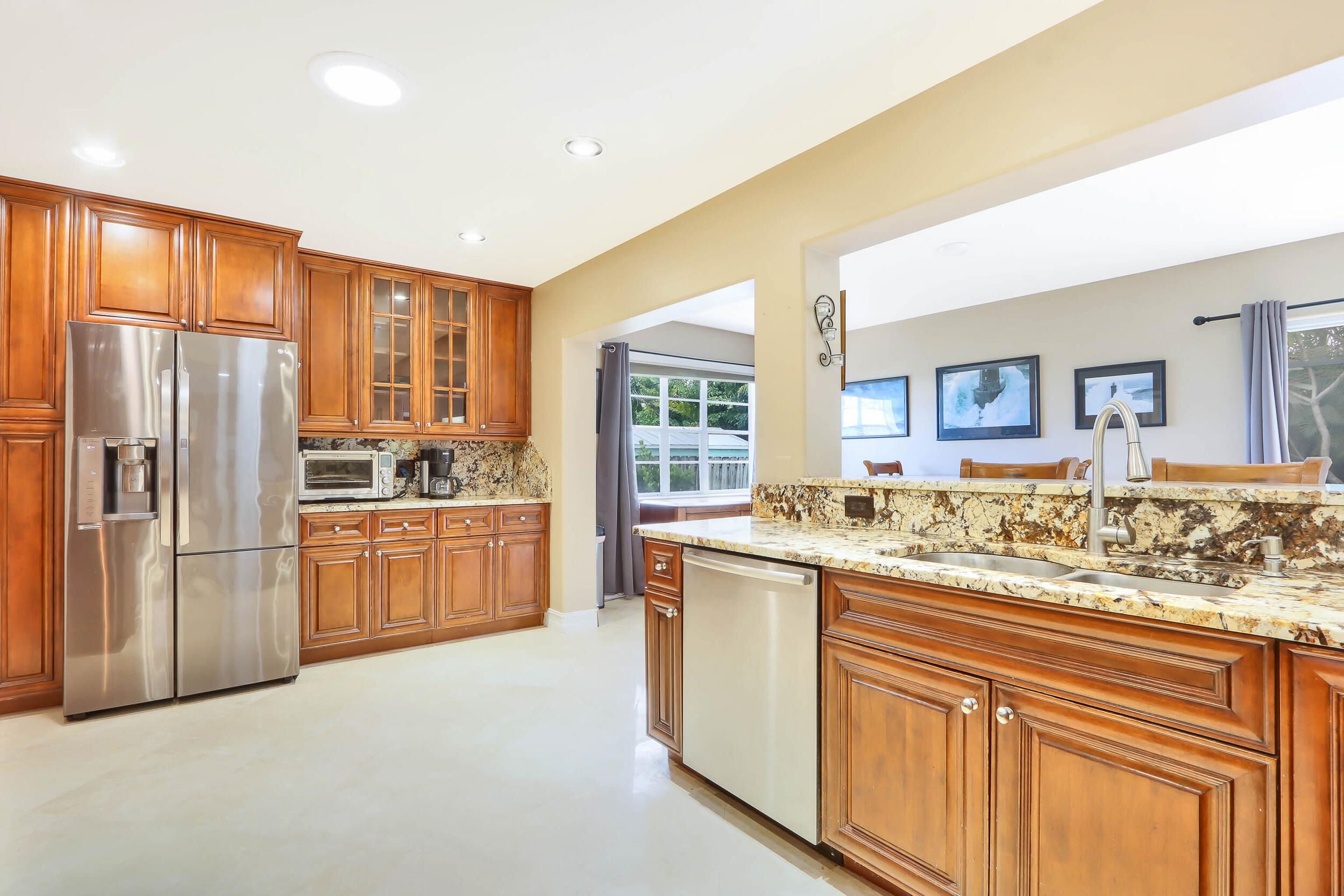 5512 SE Nassau Terrace