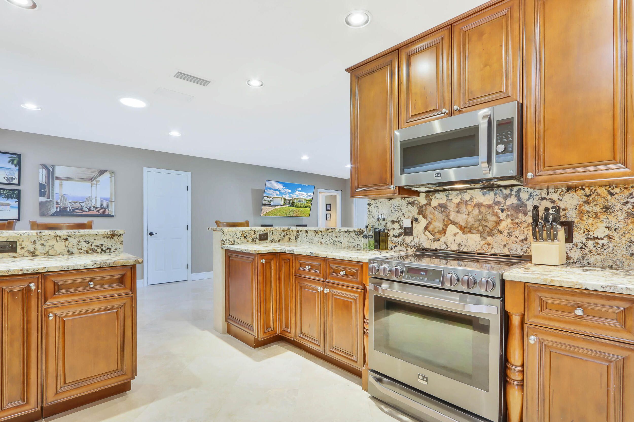 5512 SE Nassau Terrace
