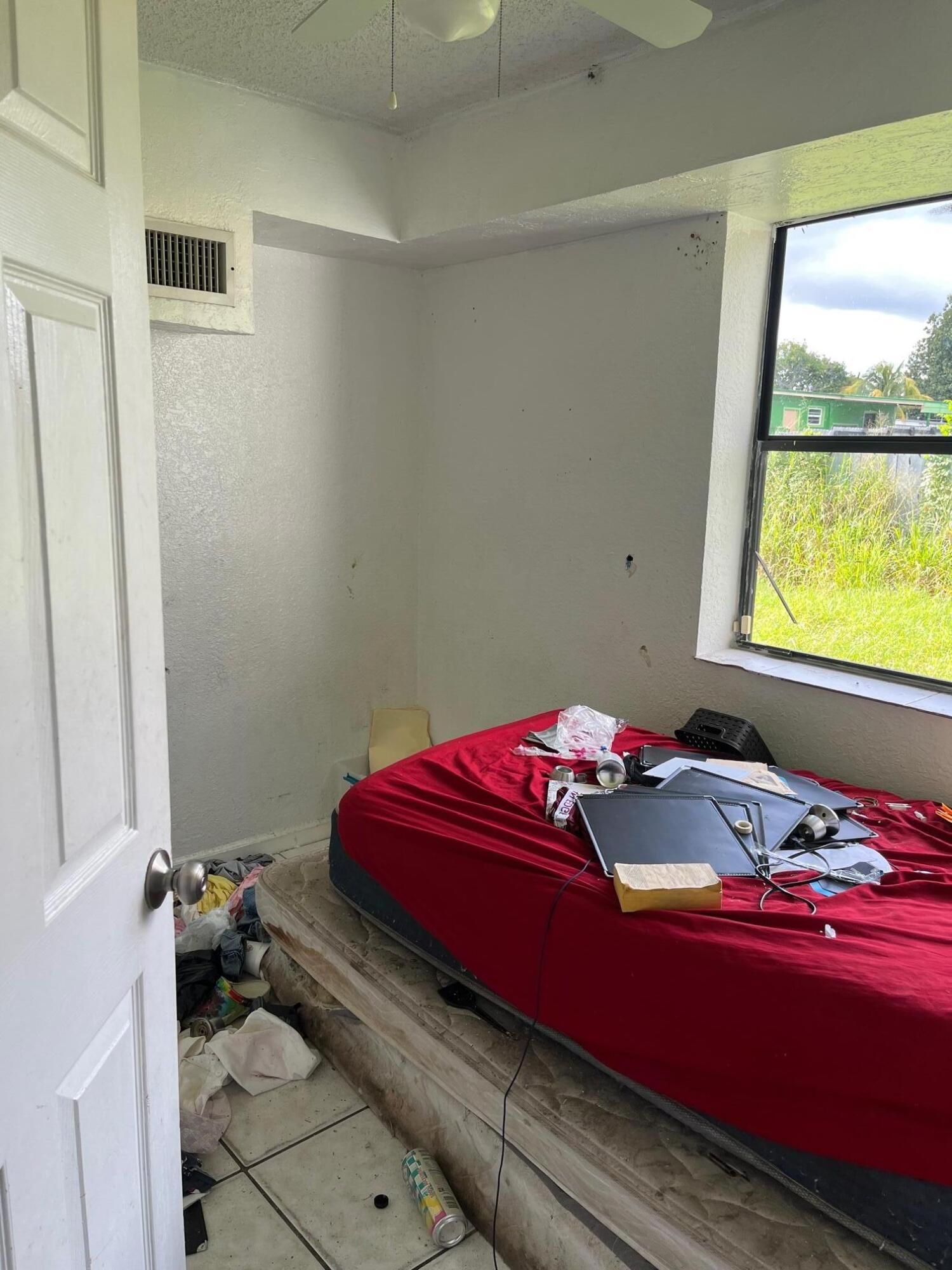 303 NW 28th Way