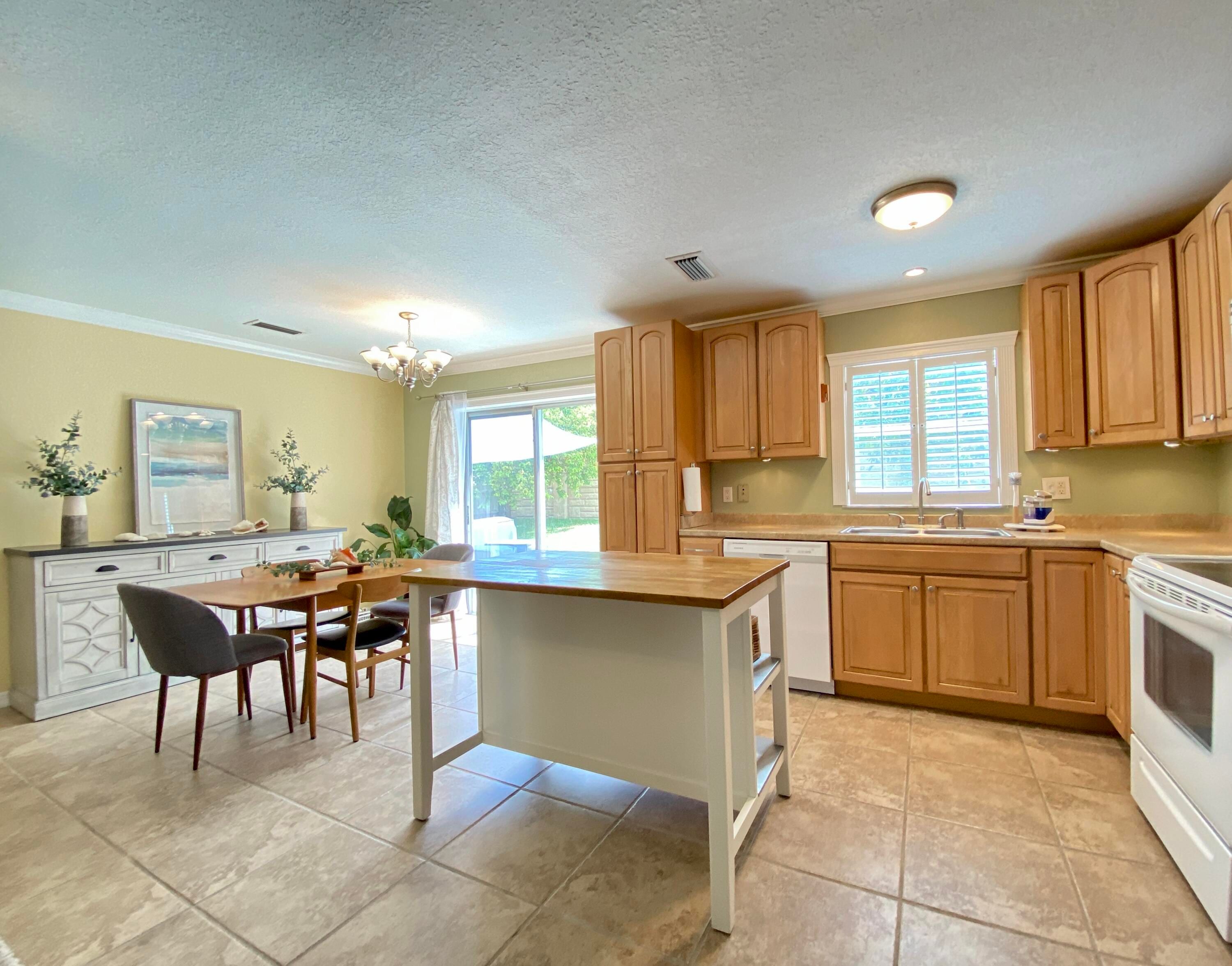 Properties 1230 Chorus Way