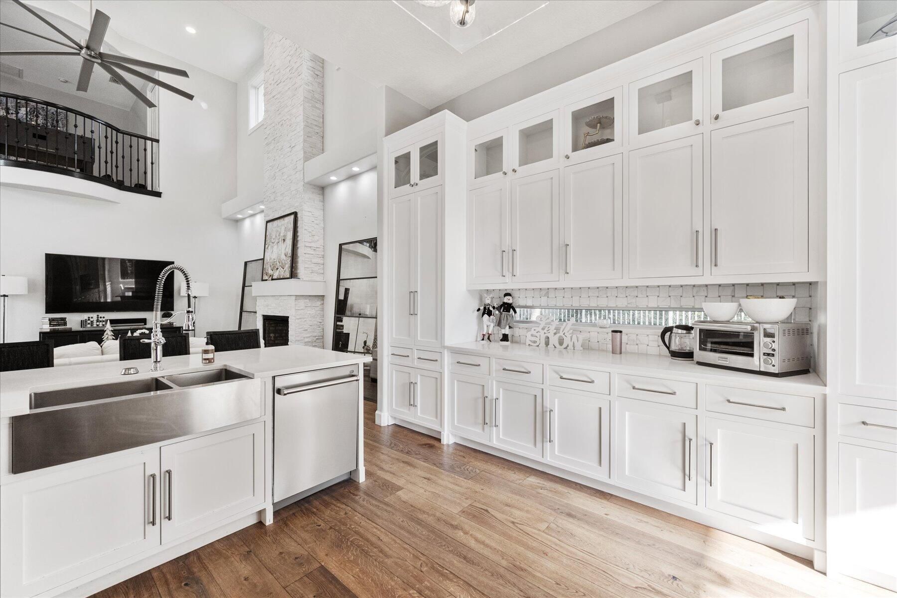 Properties 12524 Equine Lane