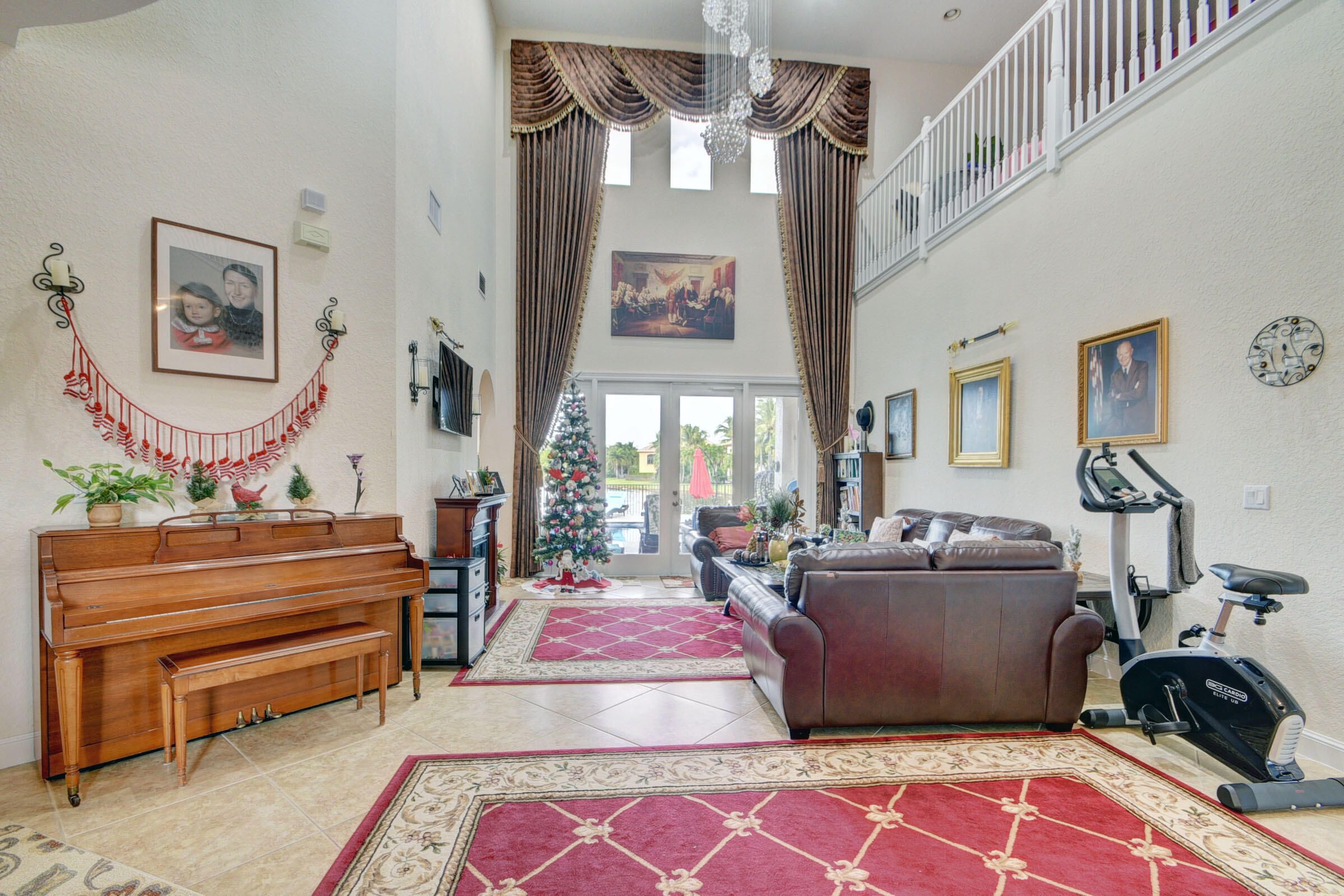 Properties 10437 Trianon Place