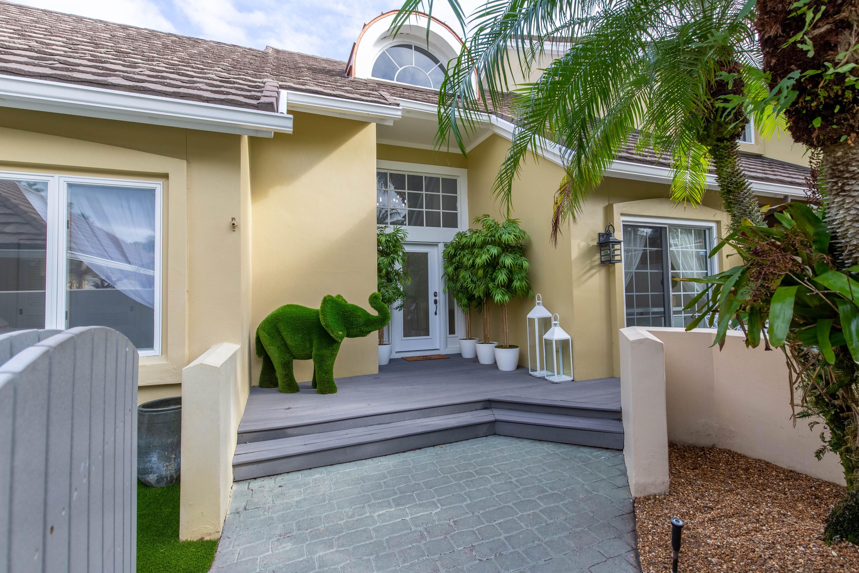 Properties 2600 Muirfield Court