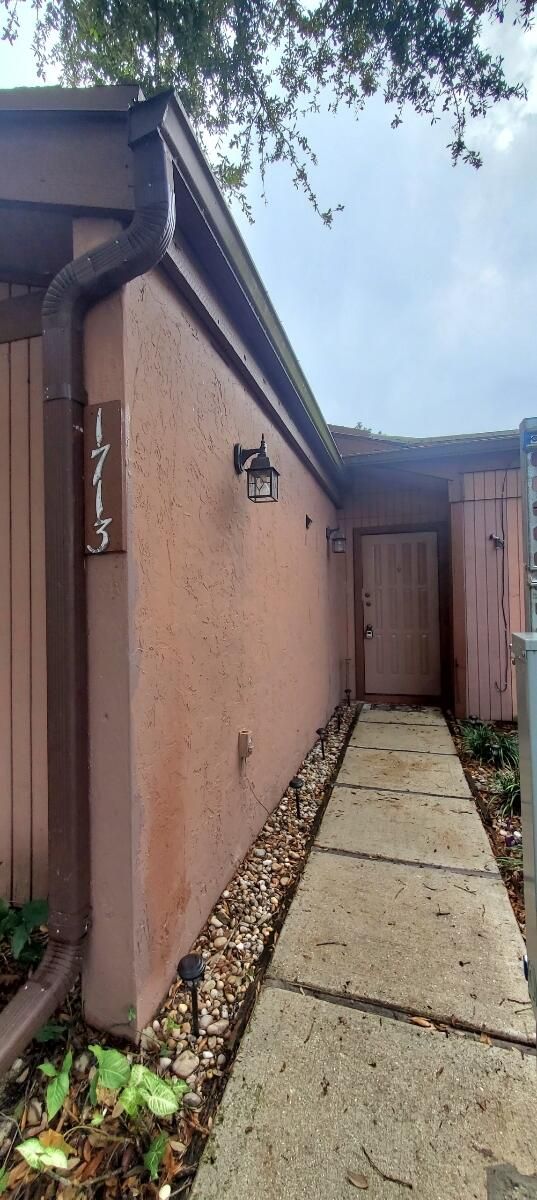 1713 NW 74th Avenue