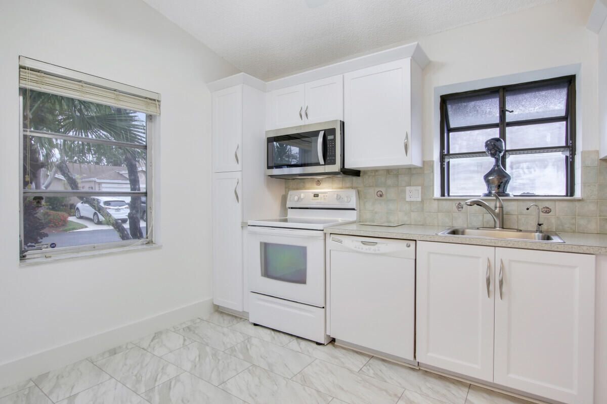8102 Songbird Terrace