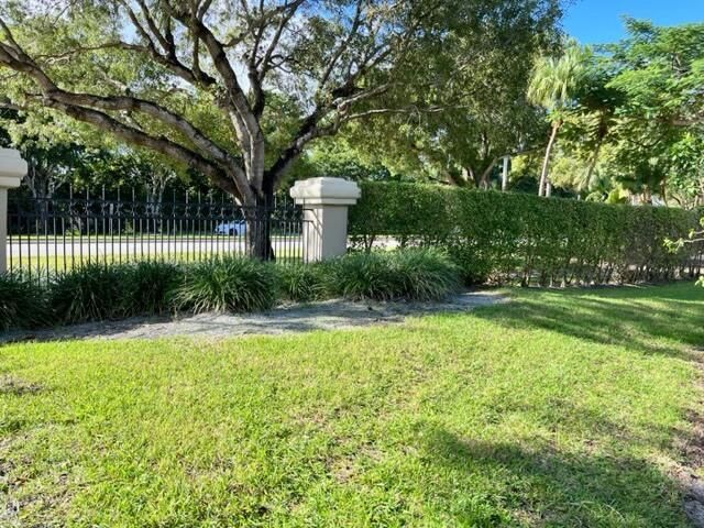5520 Coach House A Circle