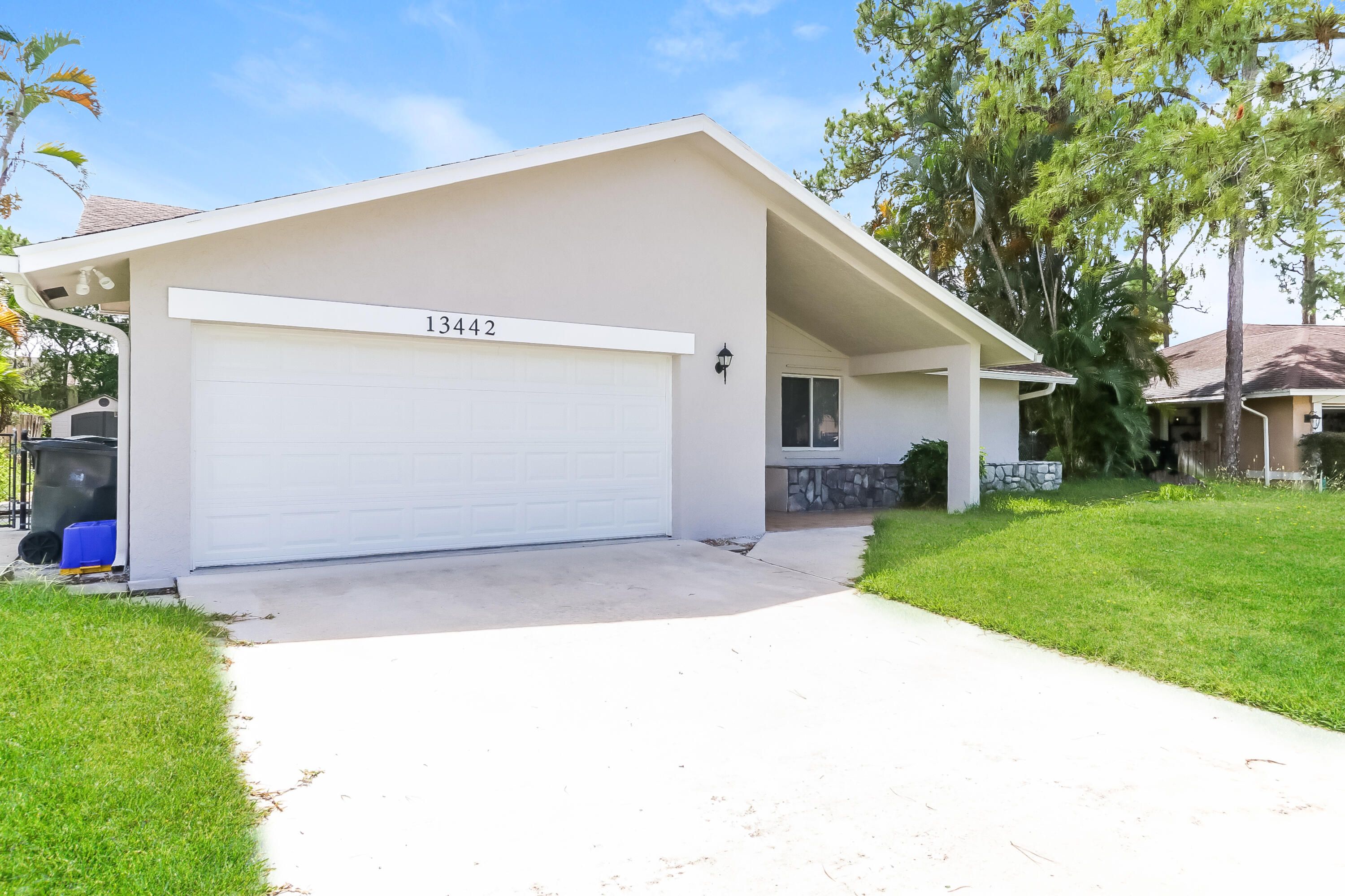 Properties 13442 Columbine Avenue