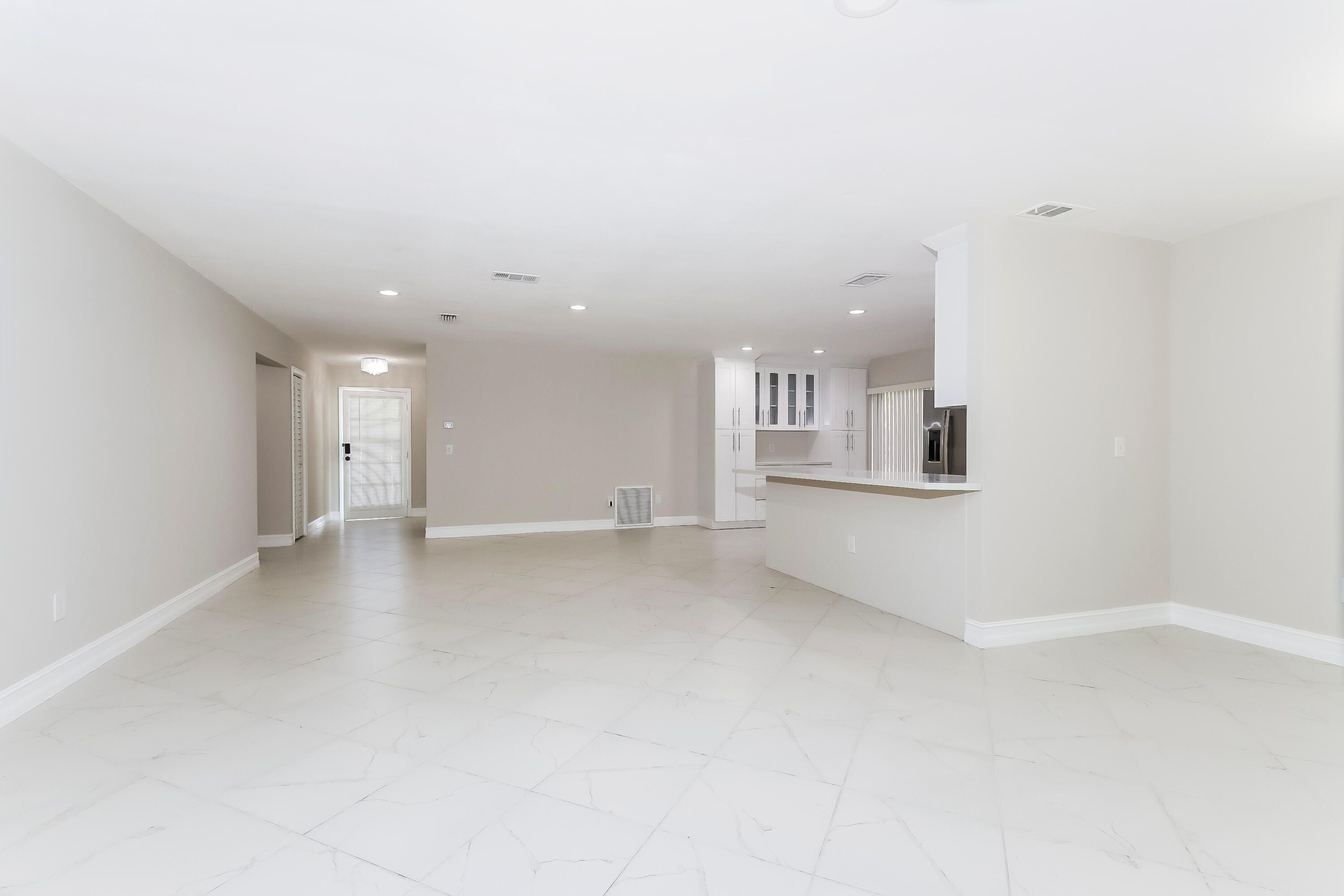 Properties 13442 Columbine Avenue