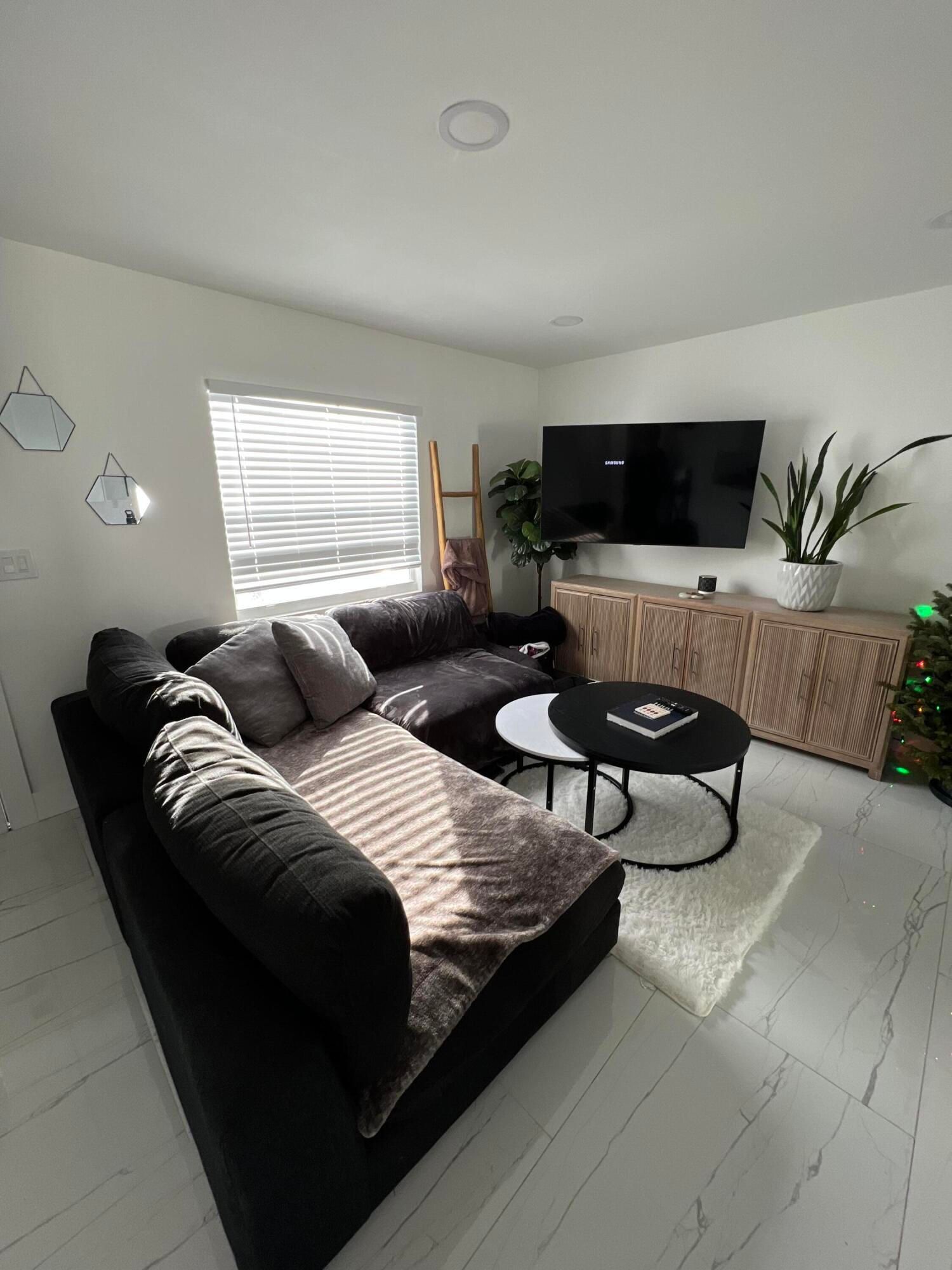 443 Lytle Street