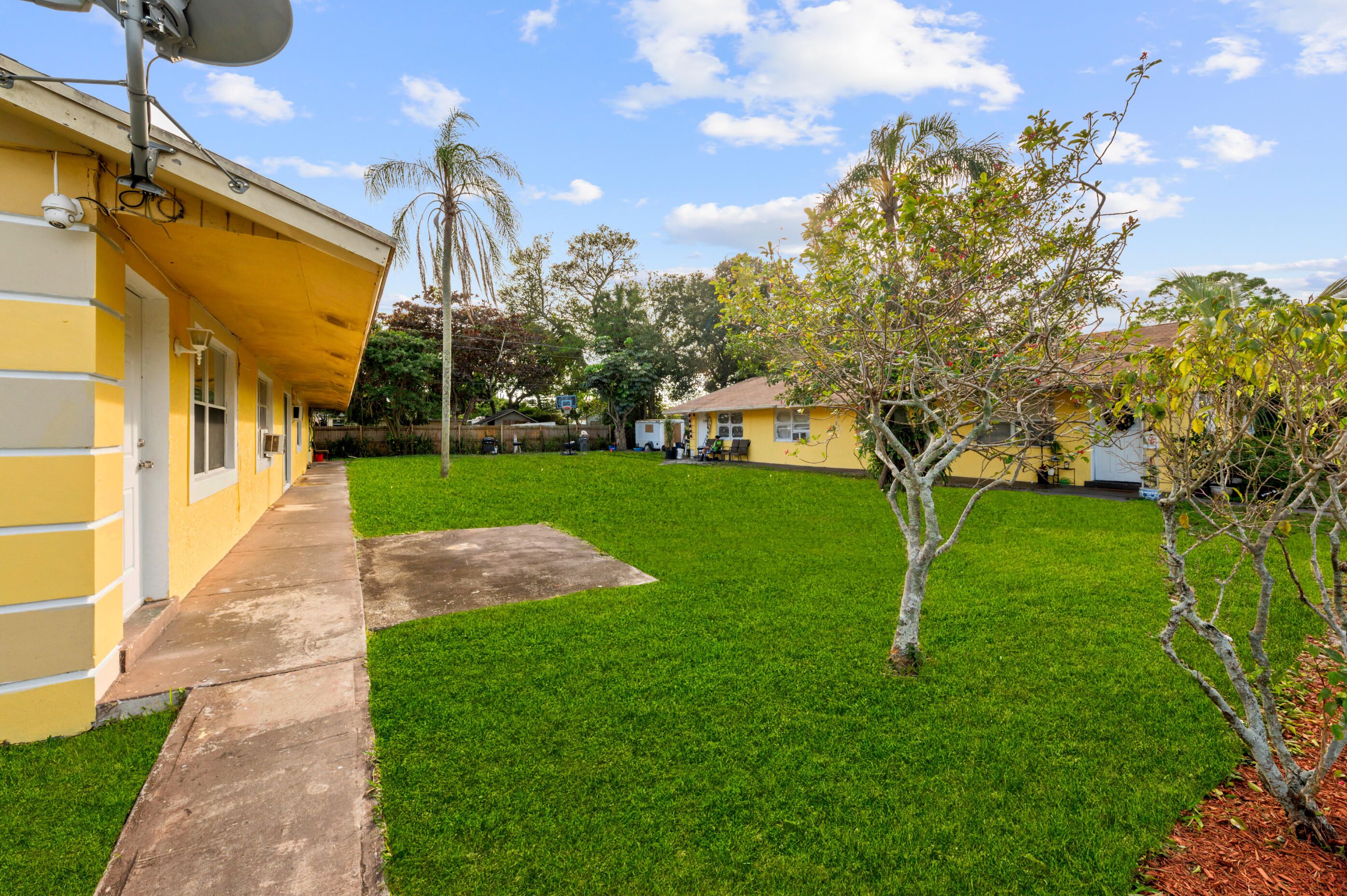5812 Banana Road