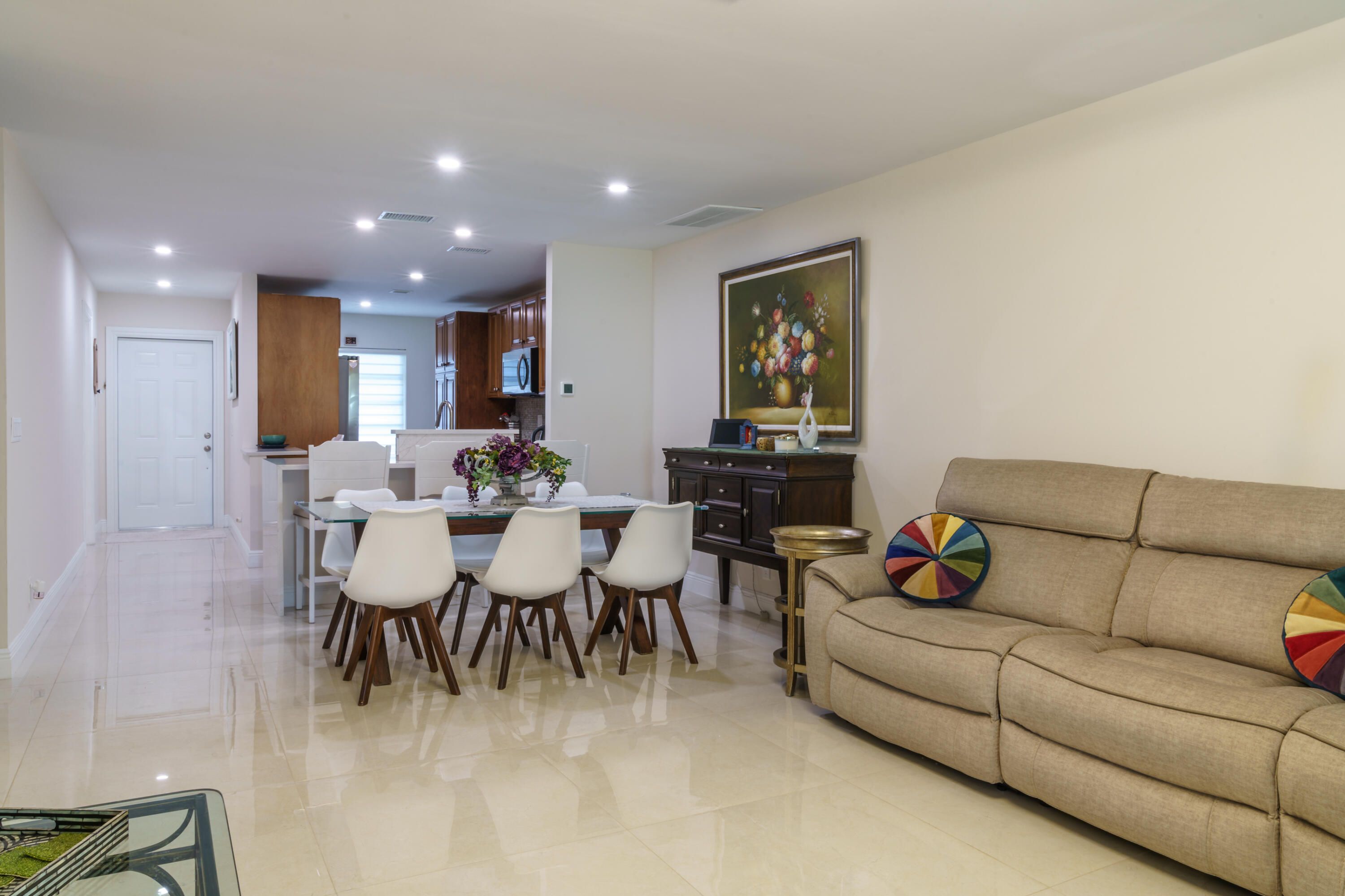 8901 Belle Aire Drive