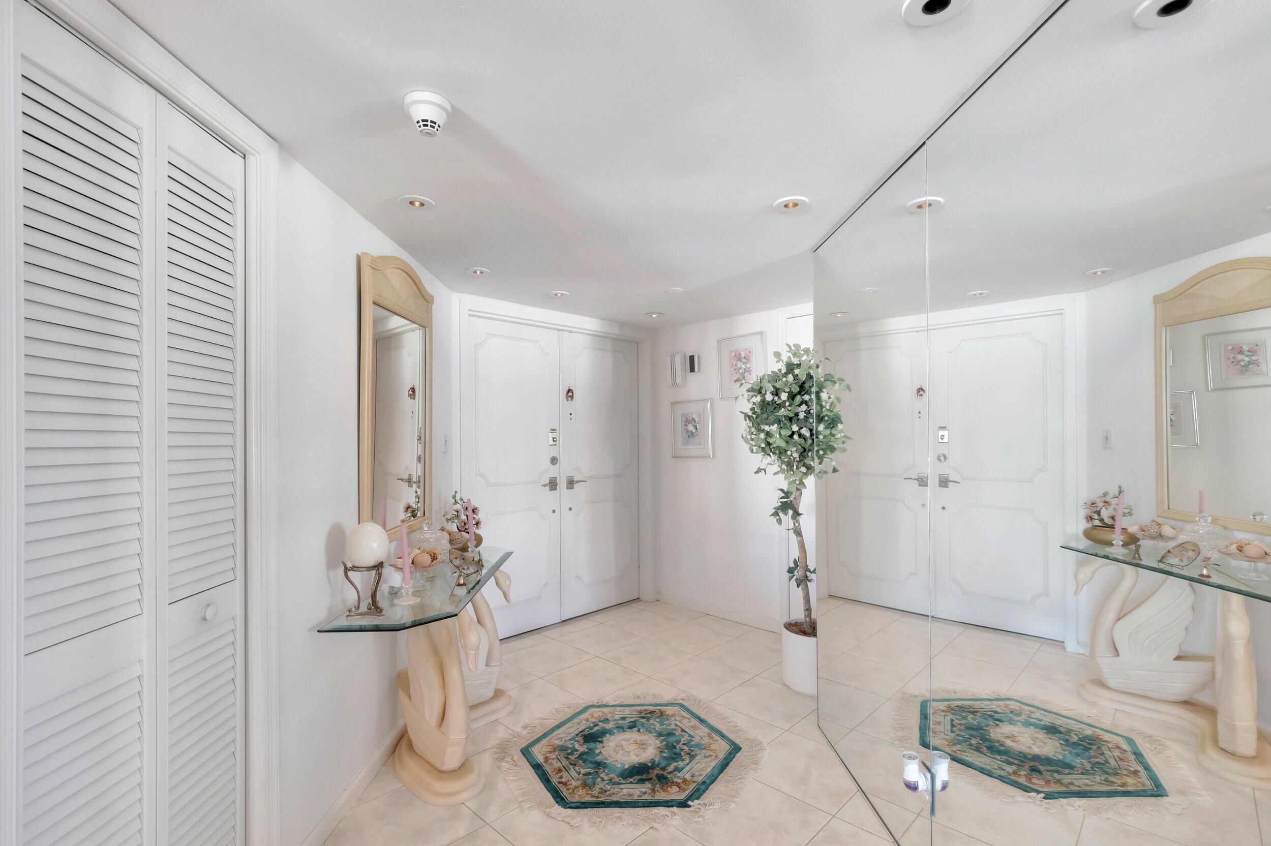 550 S Ocean Boulevard