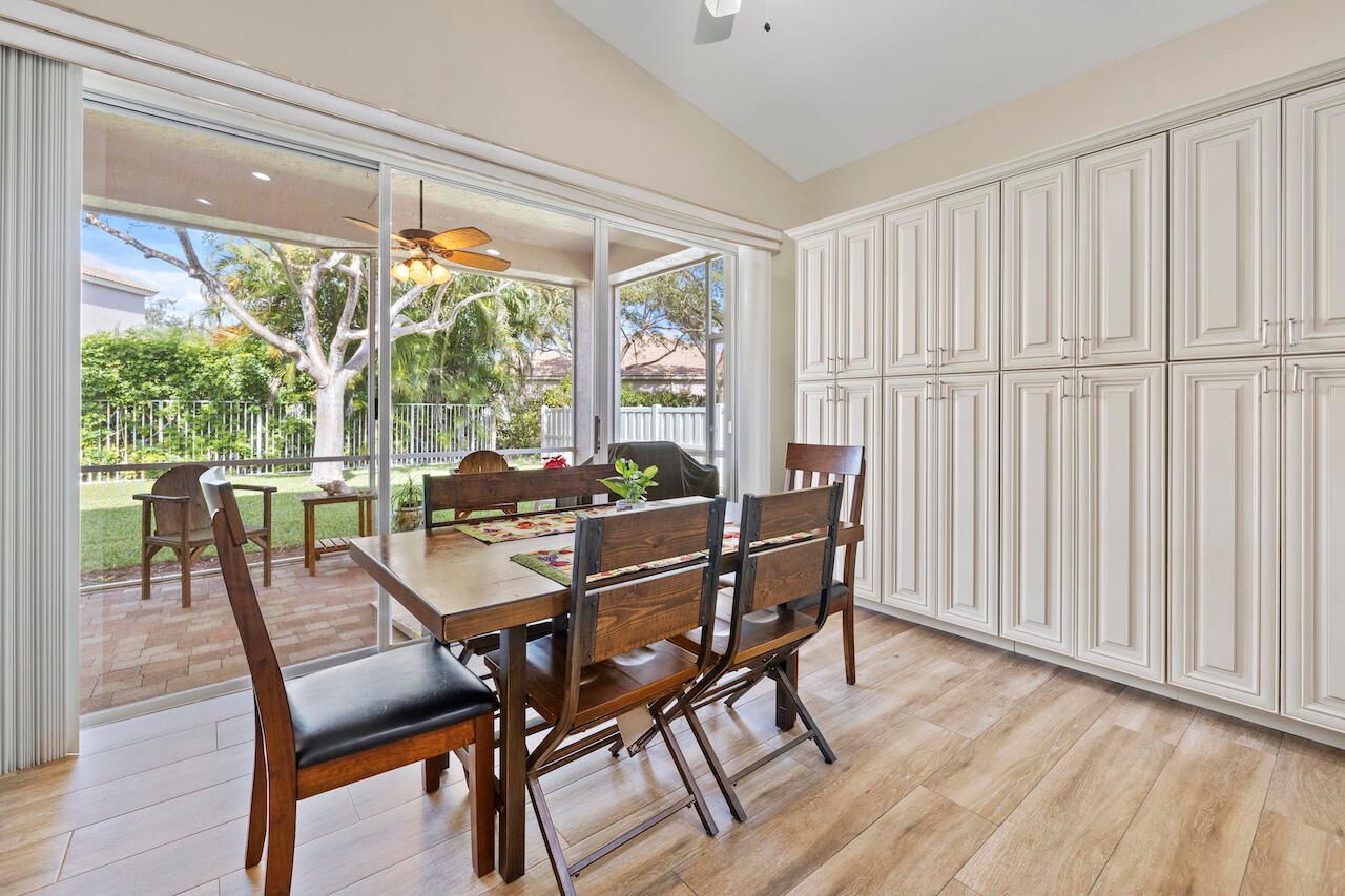 2429 Sandy Cay