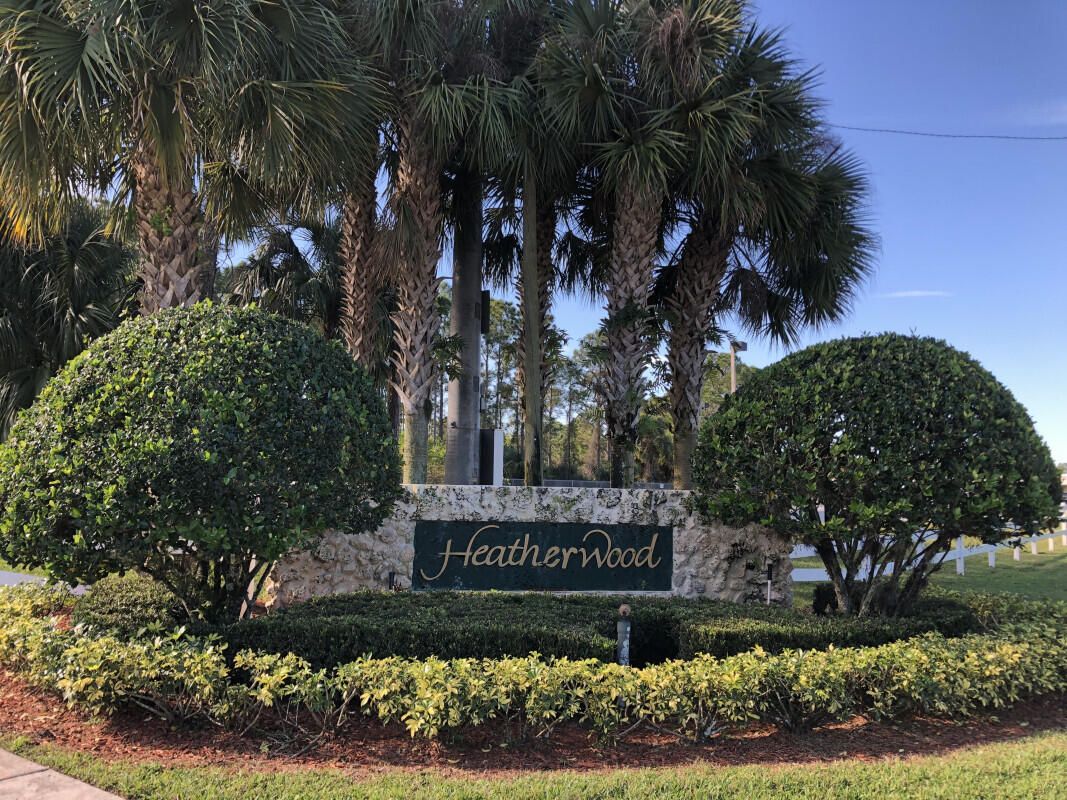 1305 SW Briarwood Drive