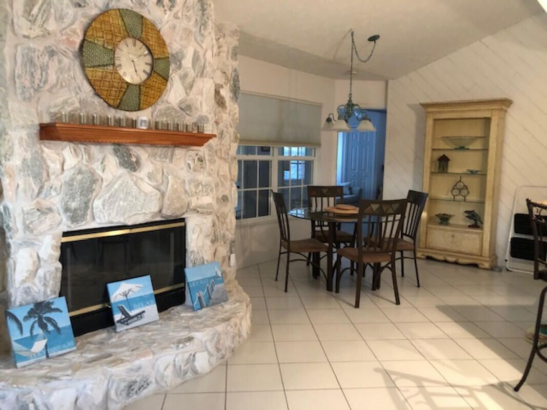 1305 SW Briarwood Drive
