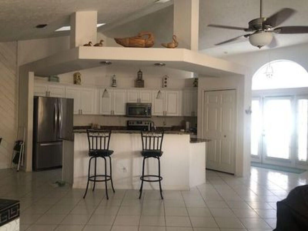 1305 SW Briarwood Drive