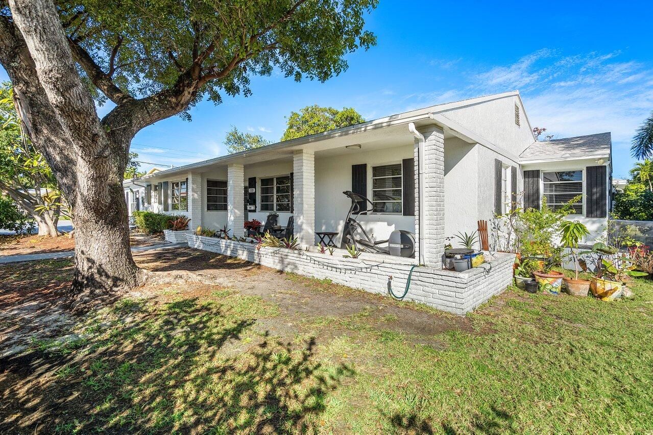 1331 S Palmway