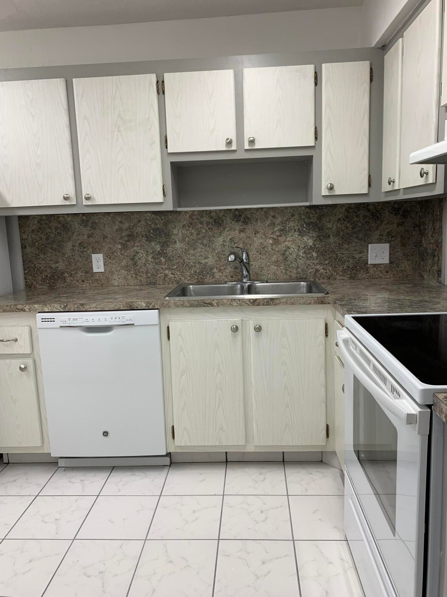 4254 D Este Court