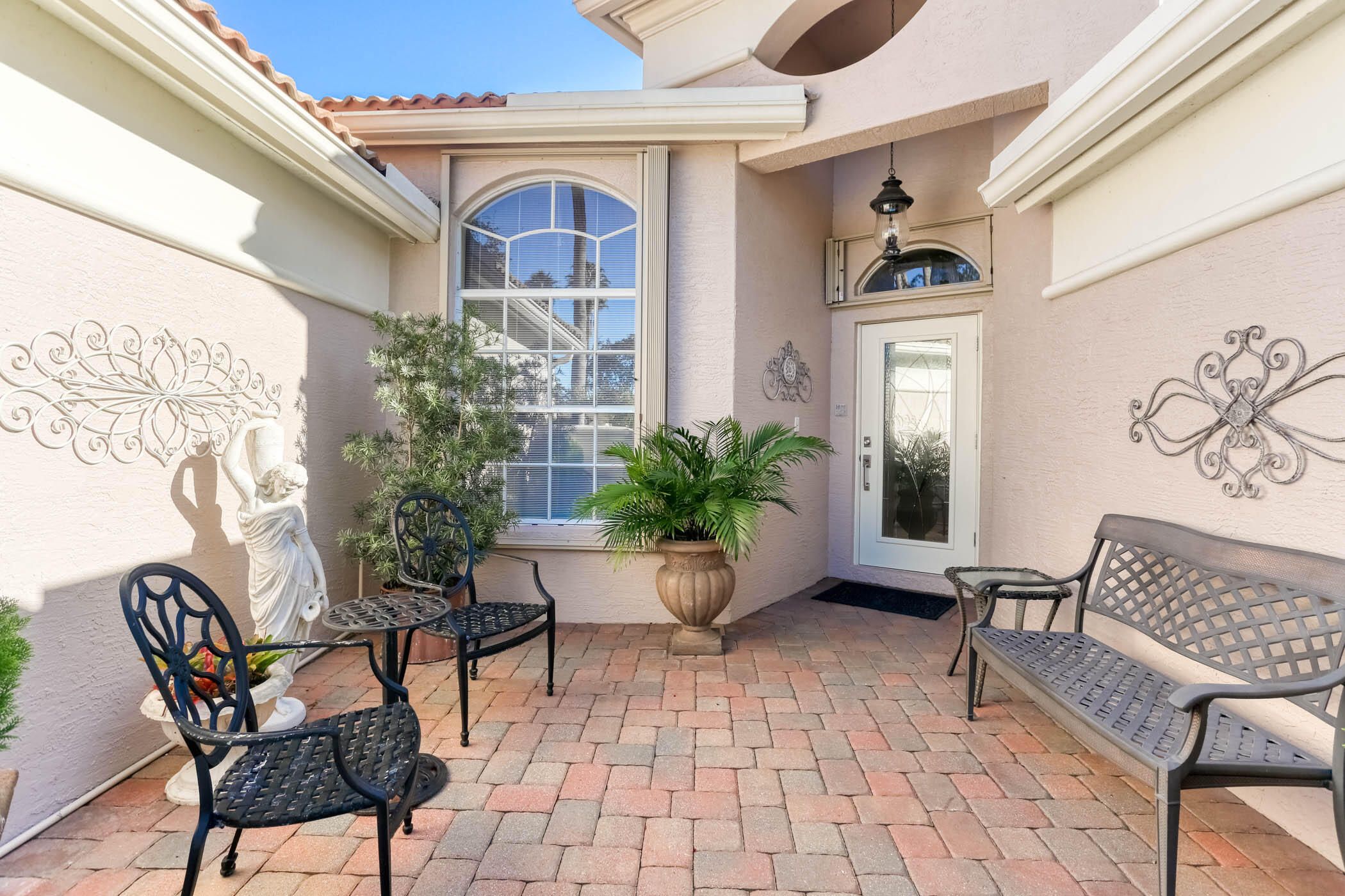 8402 Staniel Cay