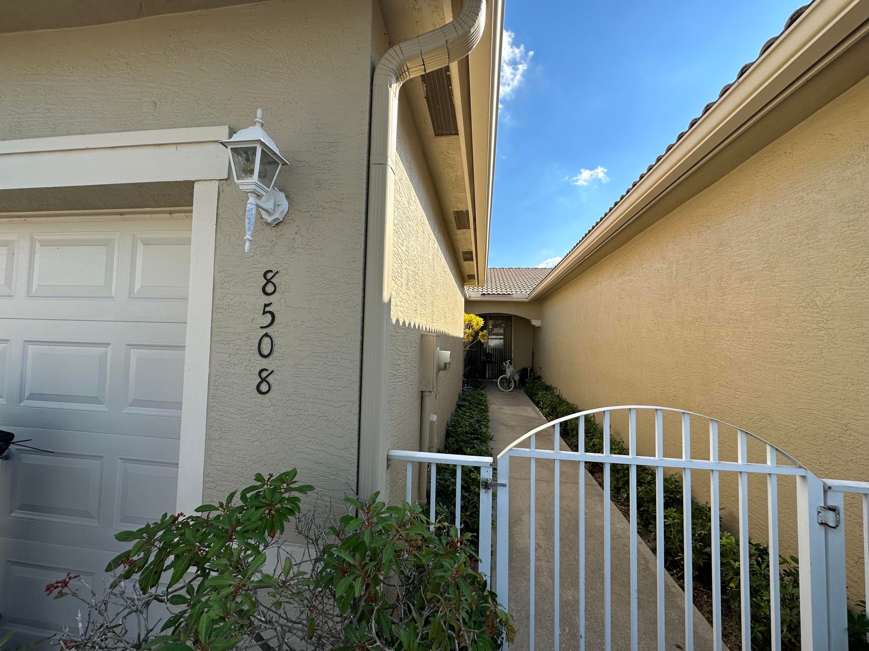 8508 Water Cay
