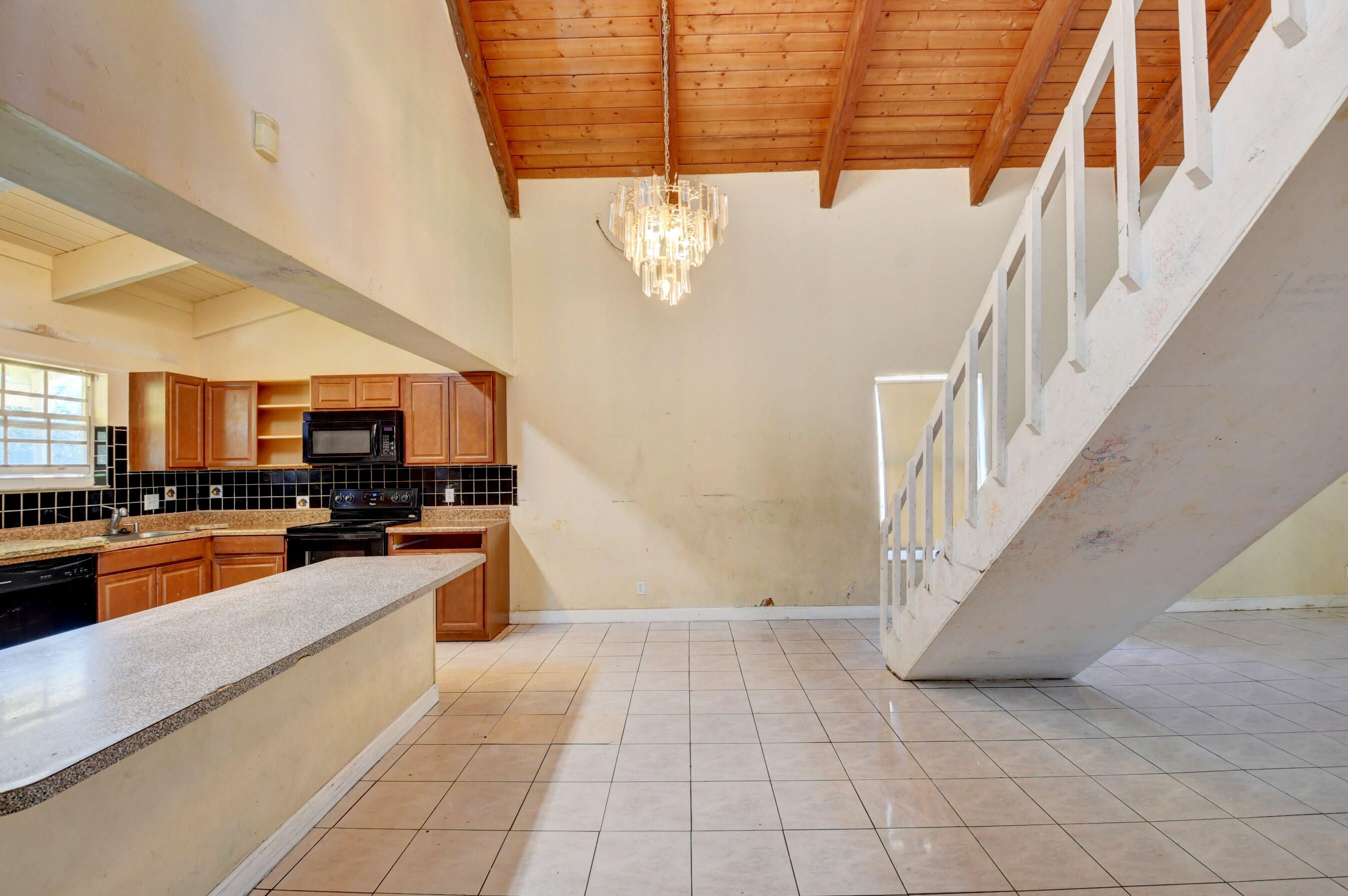 2439 Southridge Road