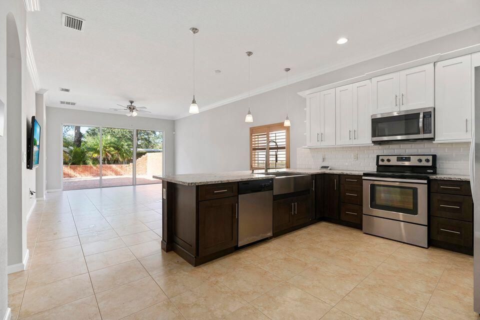 11497 SW Glengarry Court