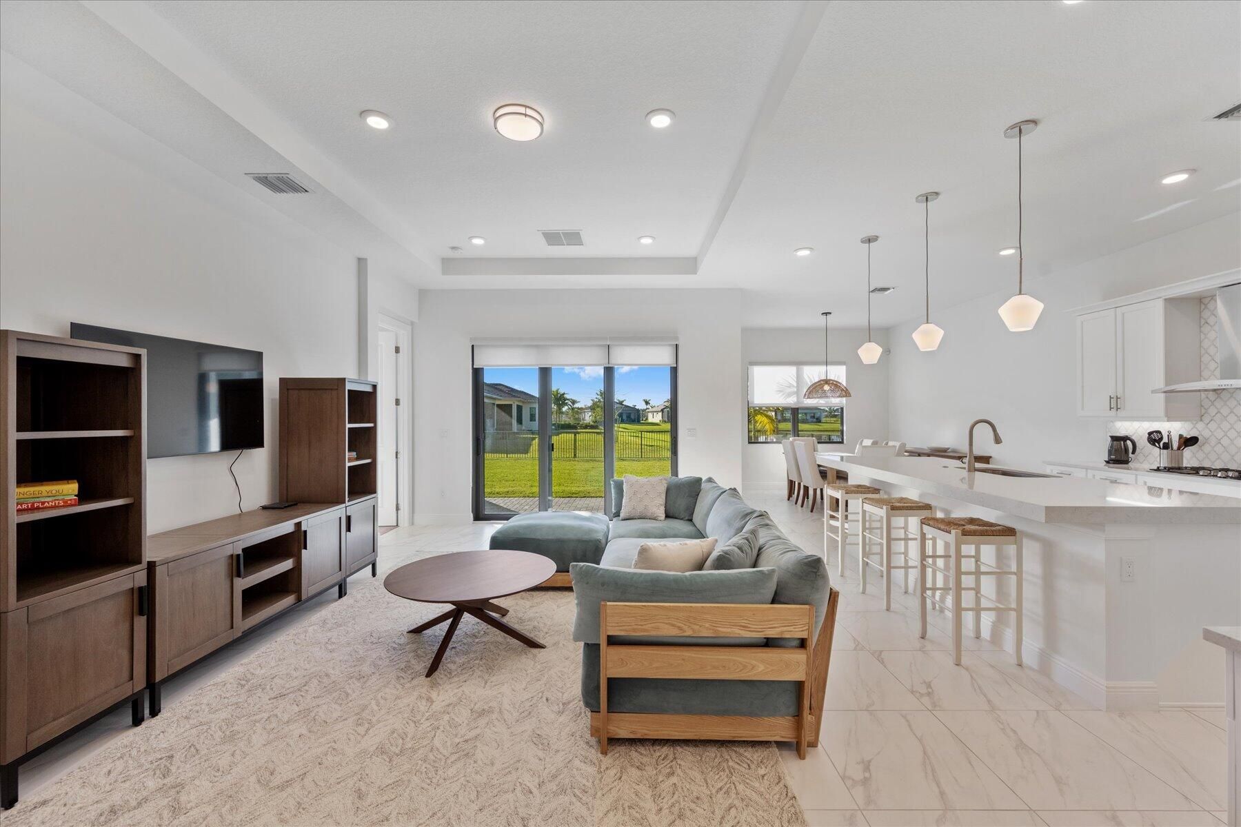 5663 Saint Armands Way
