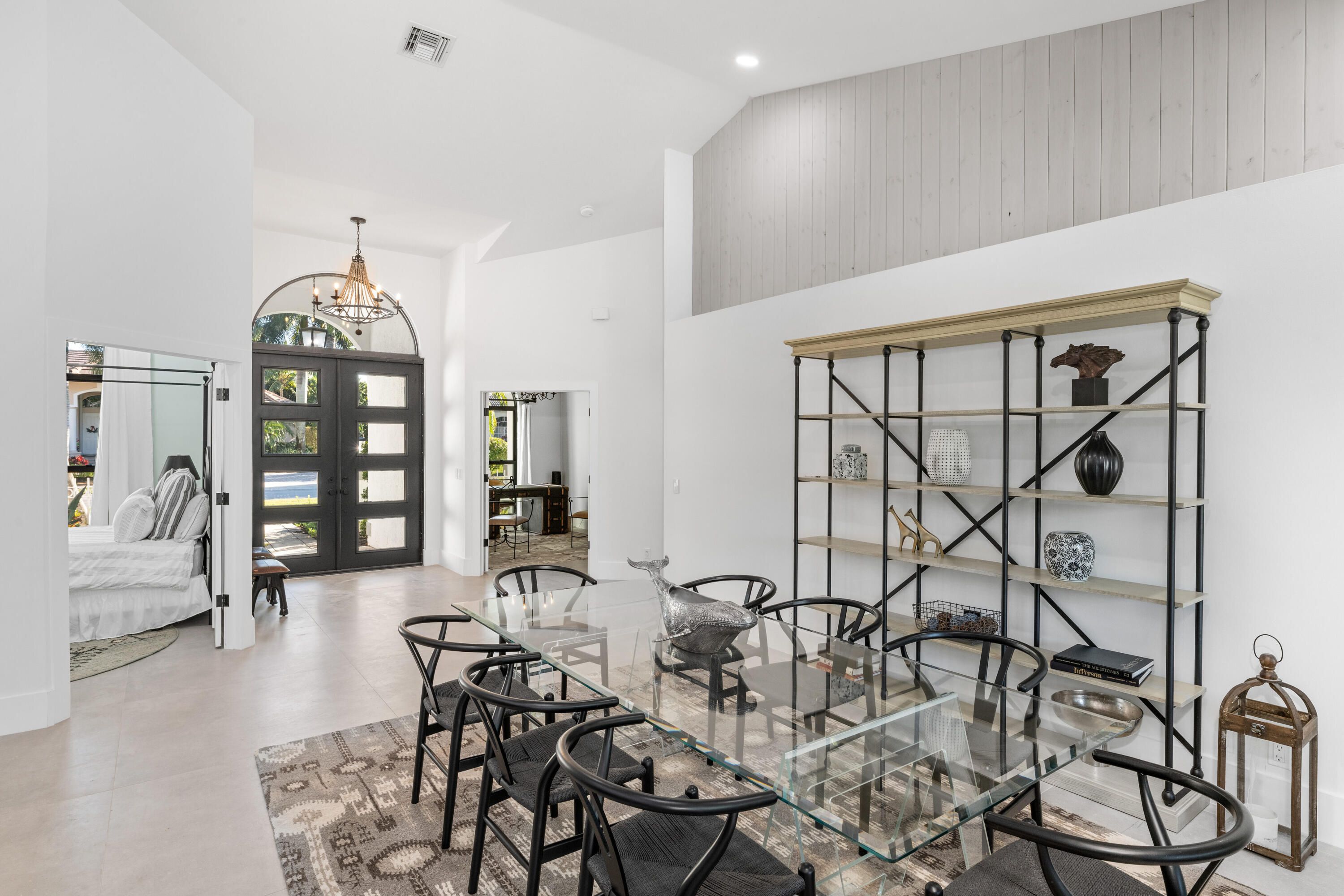 Properties 1909 S Club Drive