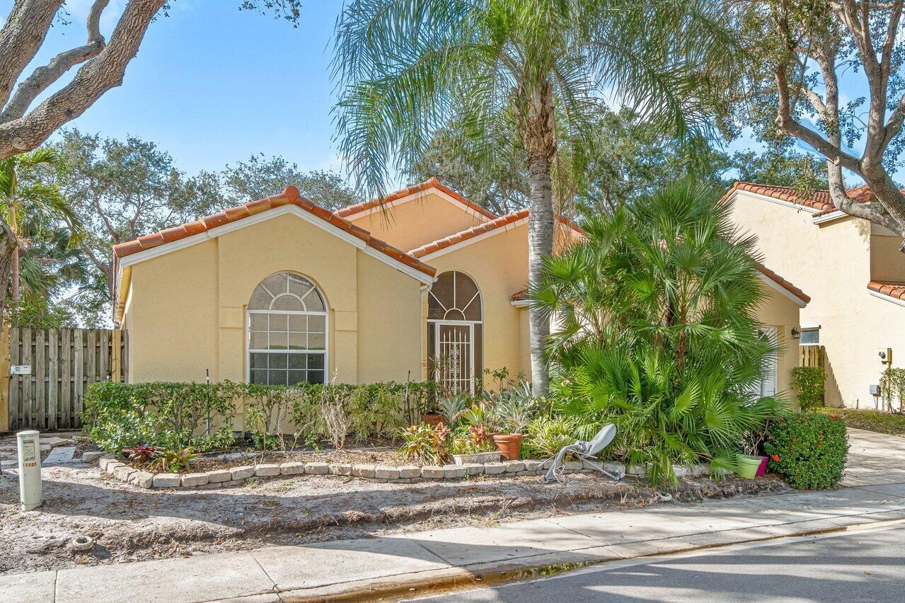 1031 Siena Oaks W Circle